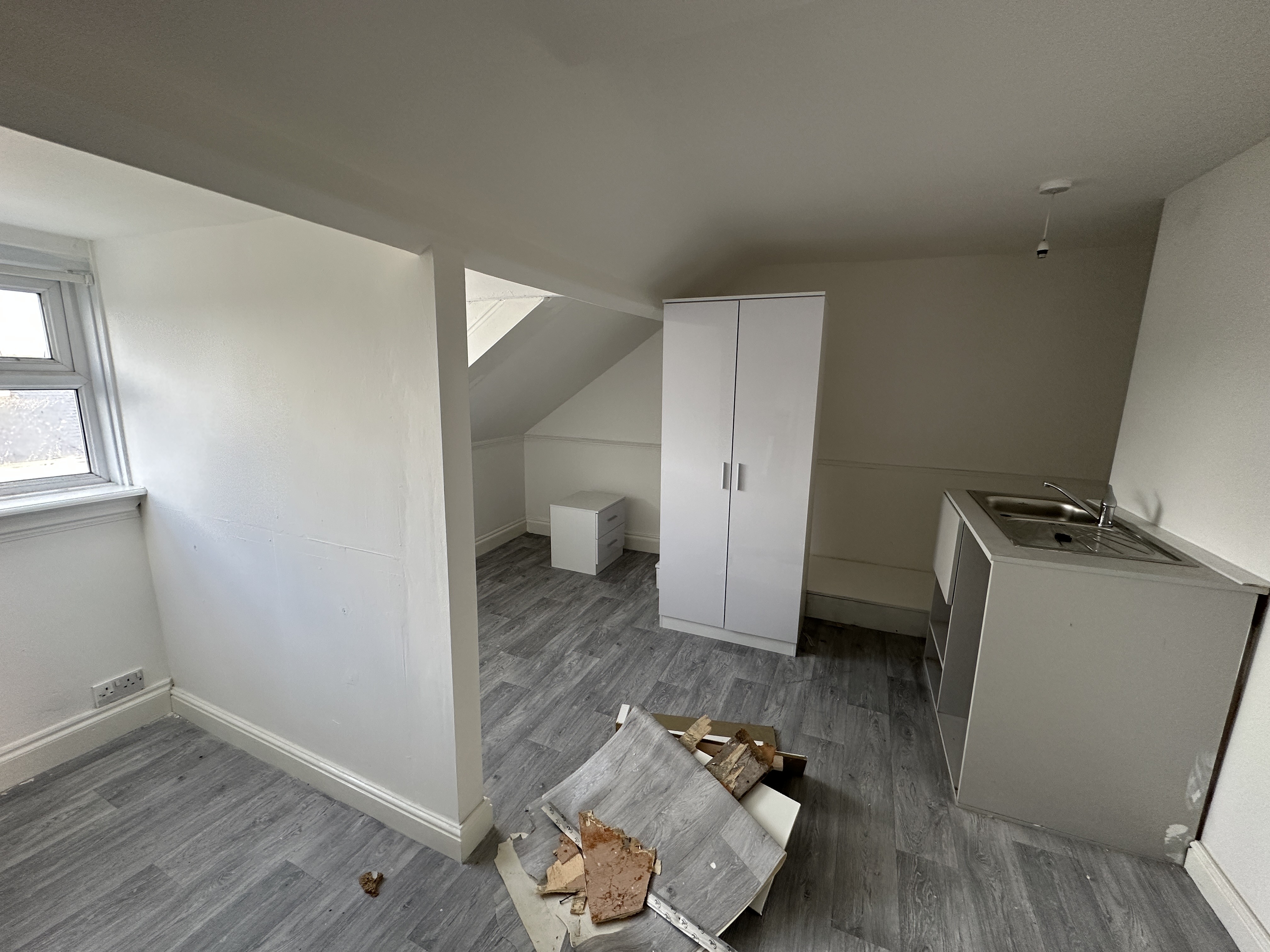 VACANT - Freehold Mid Terrace House