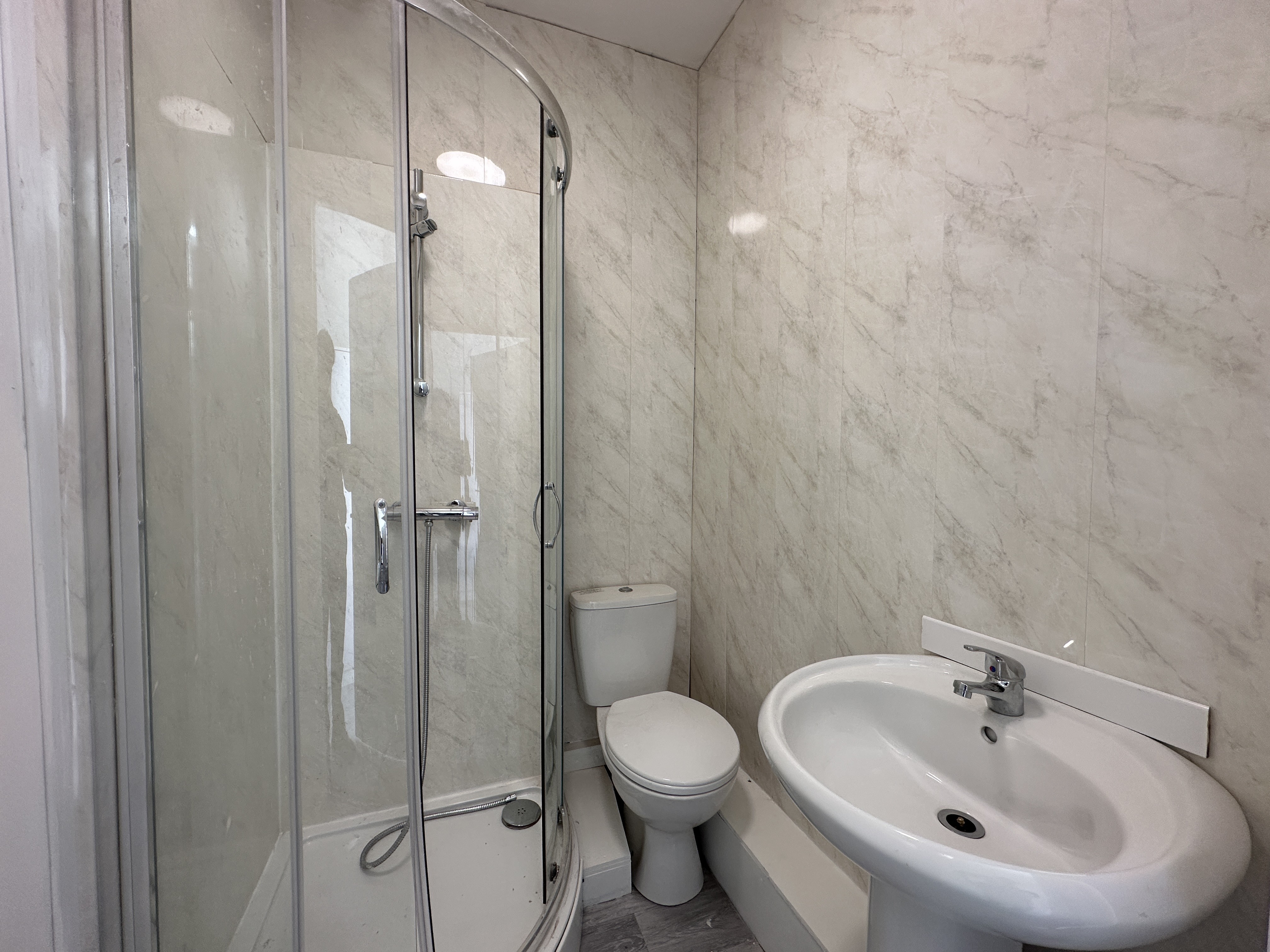 VACANT - Freehold Mid Terrace House