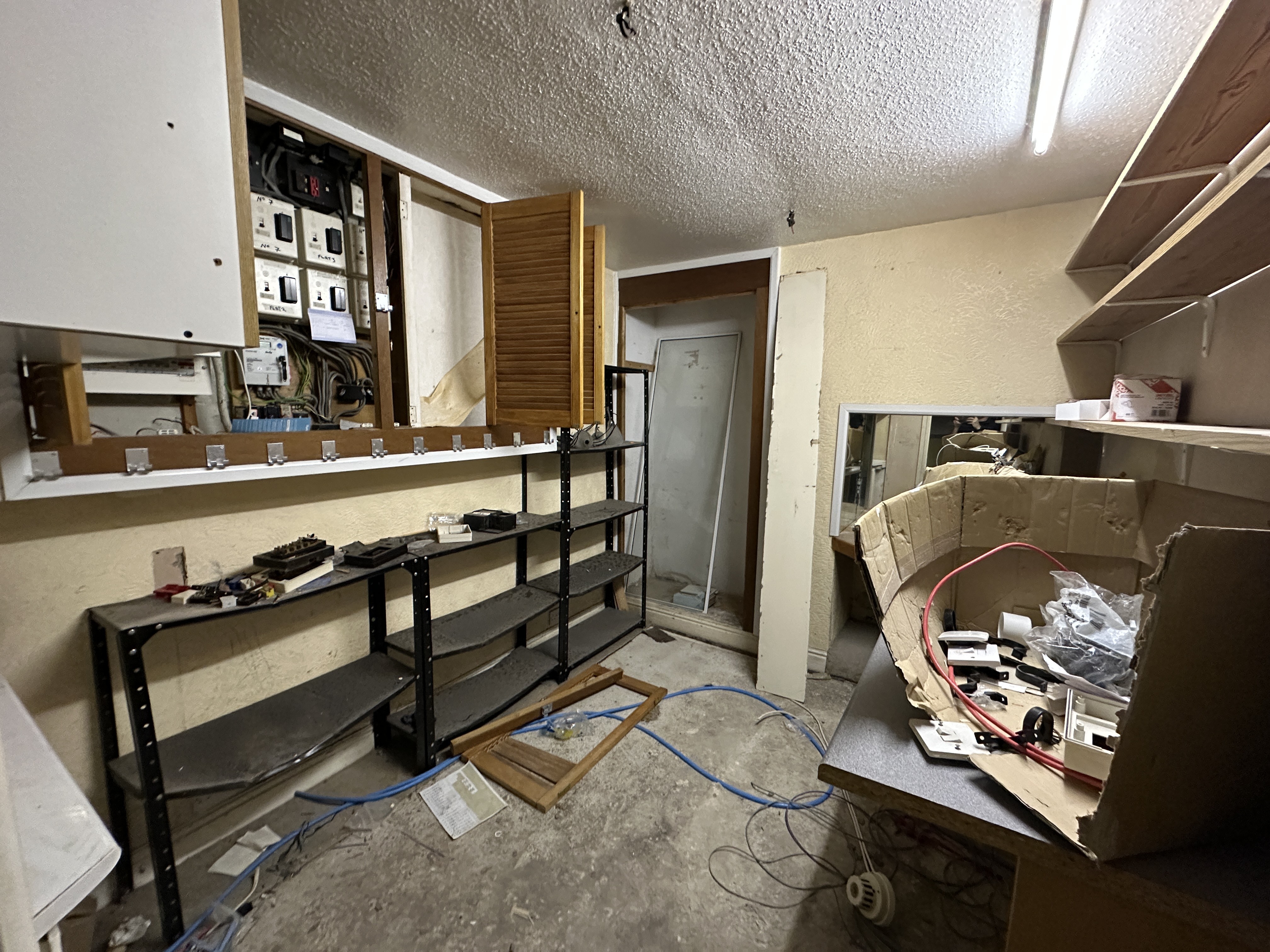 VACANT - Freehold Mid Terrace House