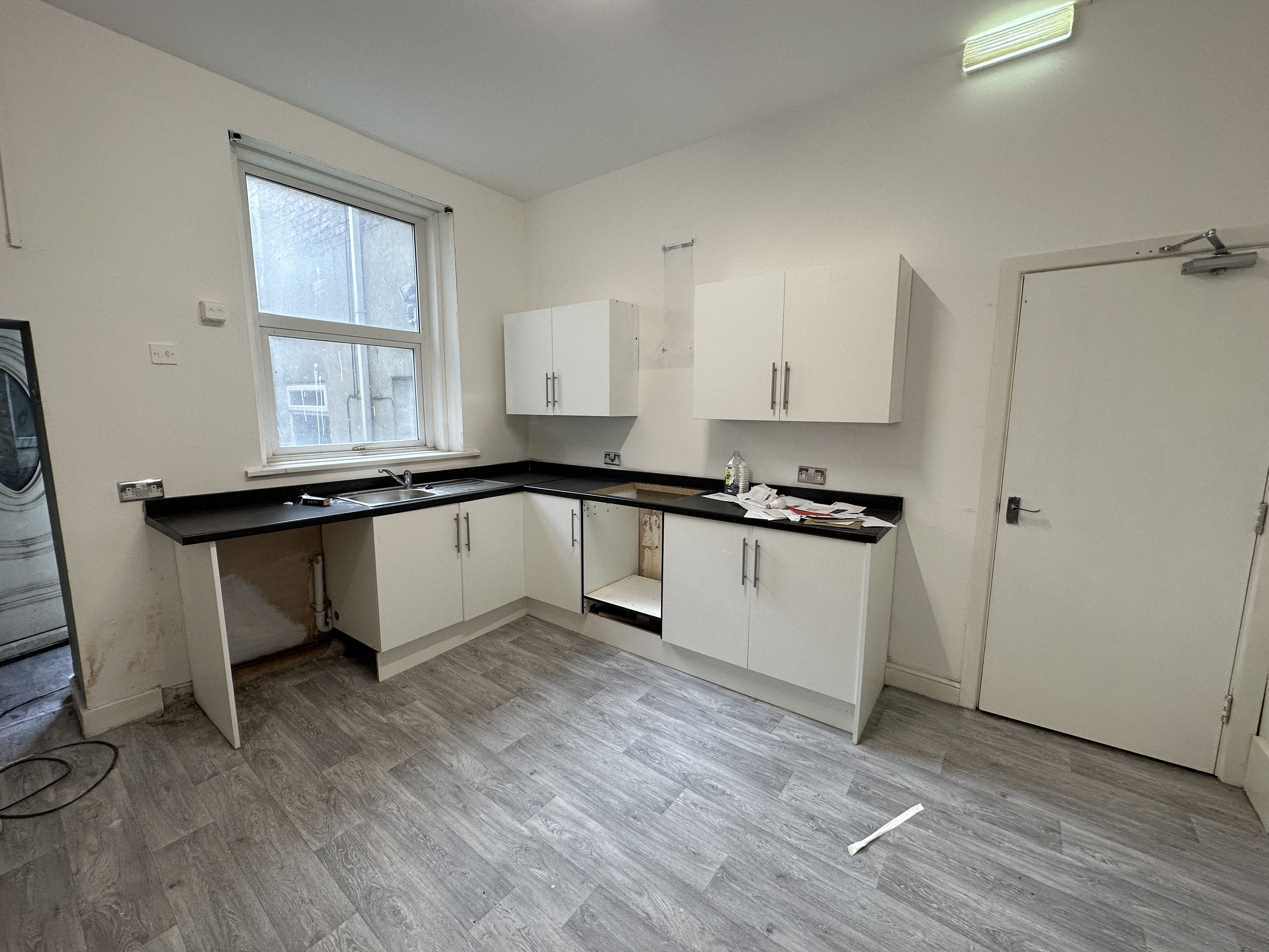 VACANT - Freehold Mid Terrace House