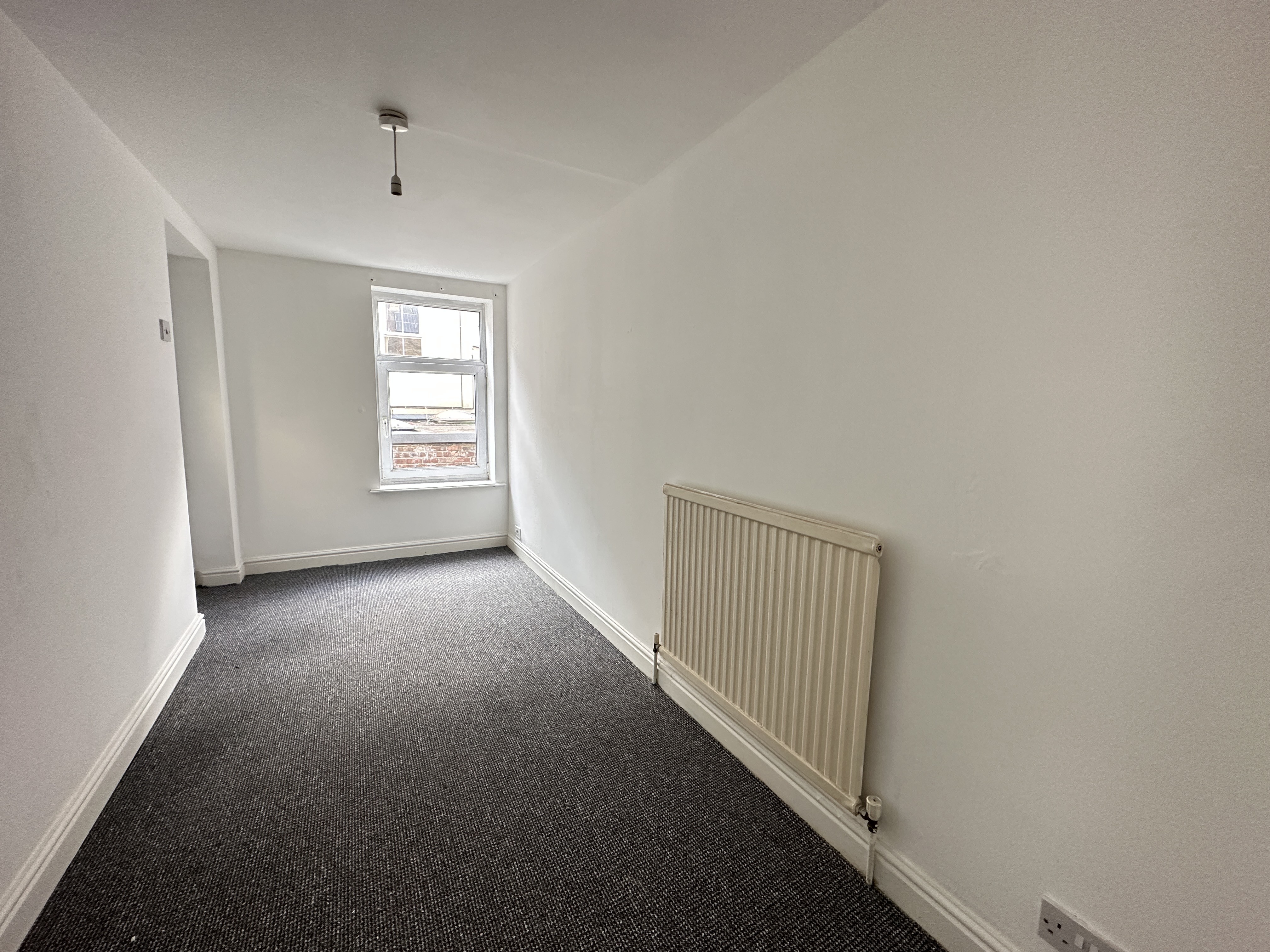 VACANT - Freehold Mid Terrace House