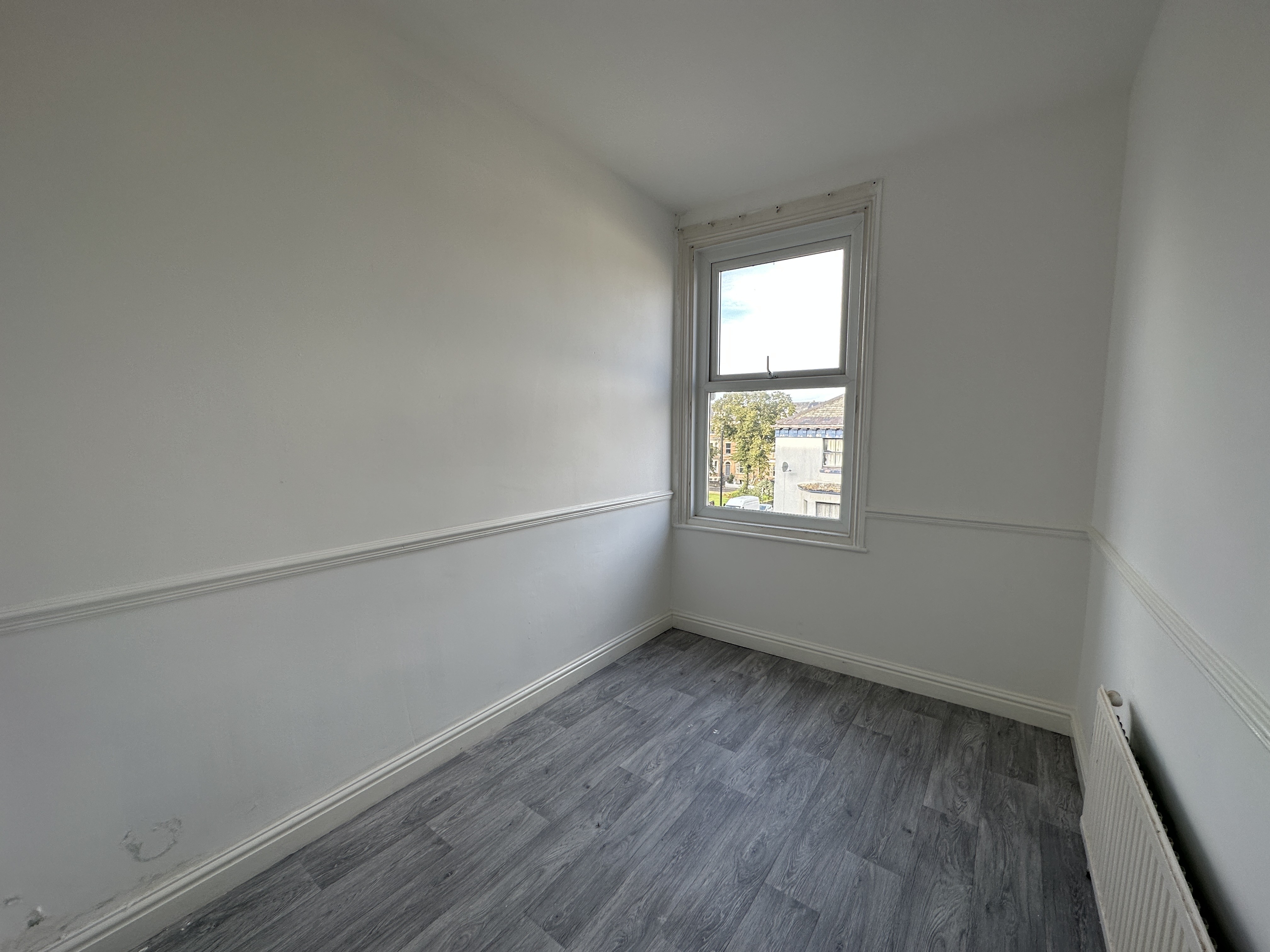 VACANT - Freehold Mid Terrace House