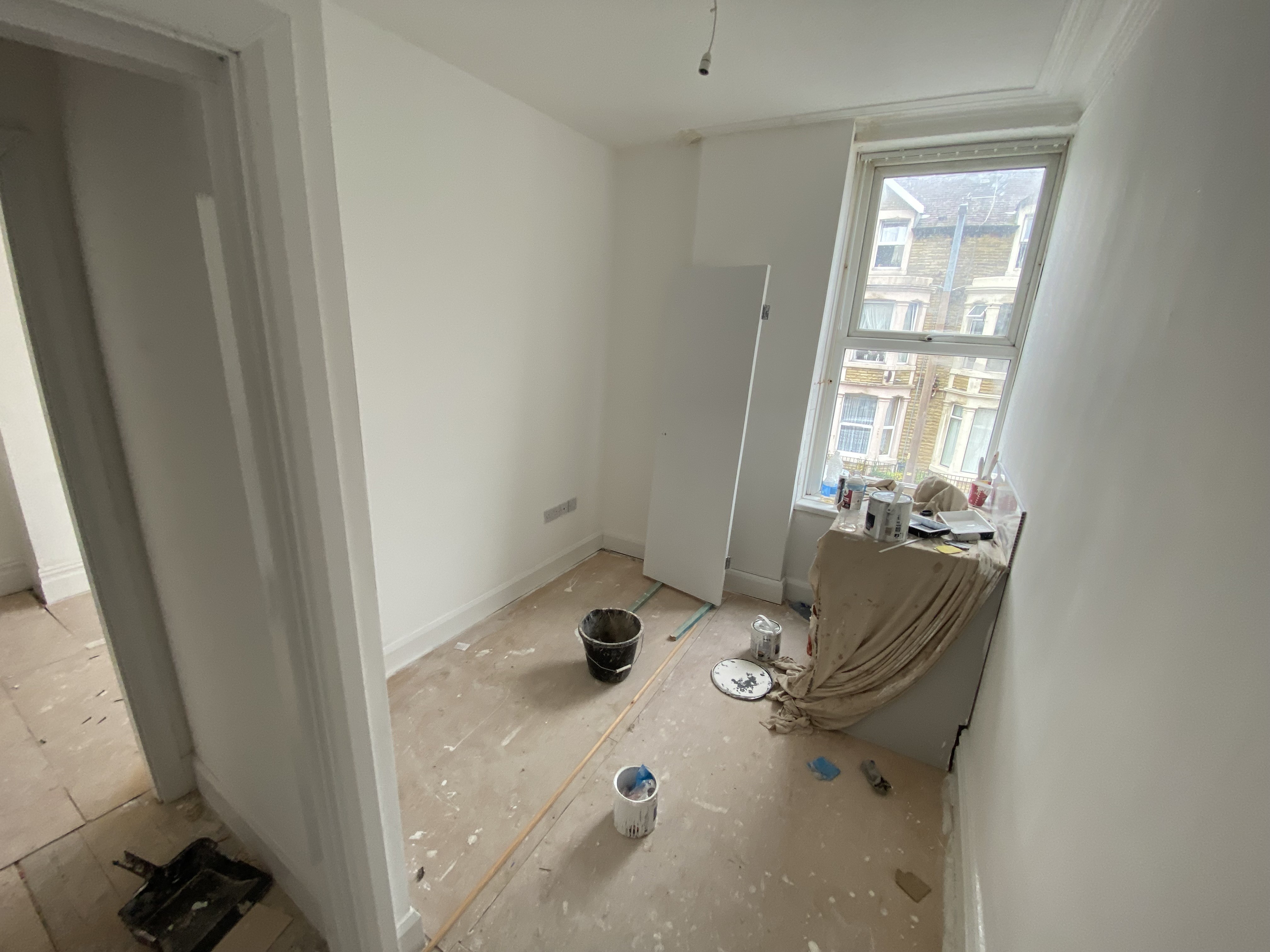 VACANT - Freehold Mid Terrace Building