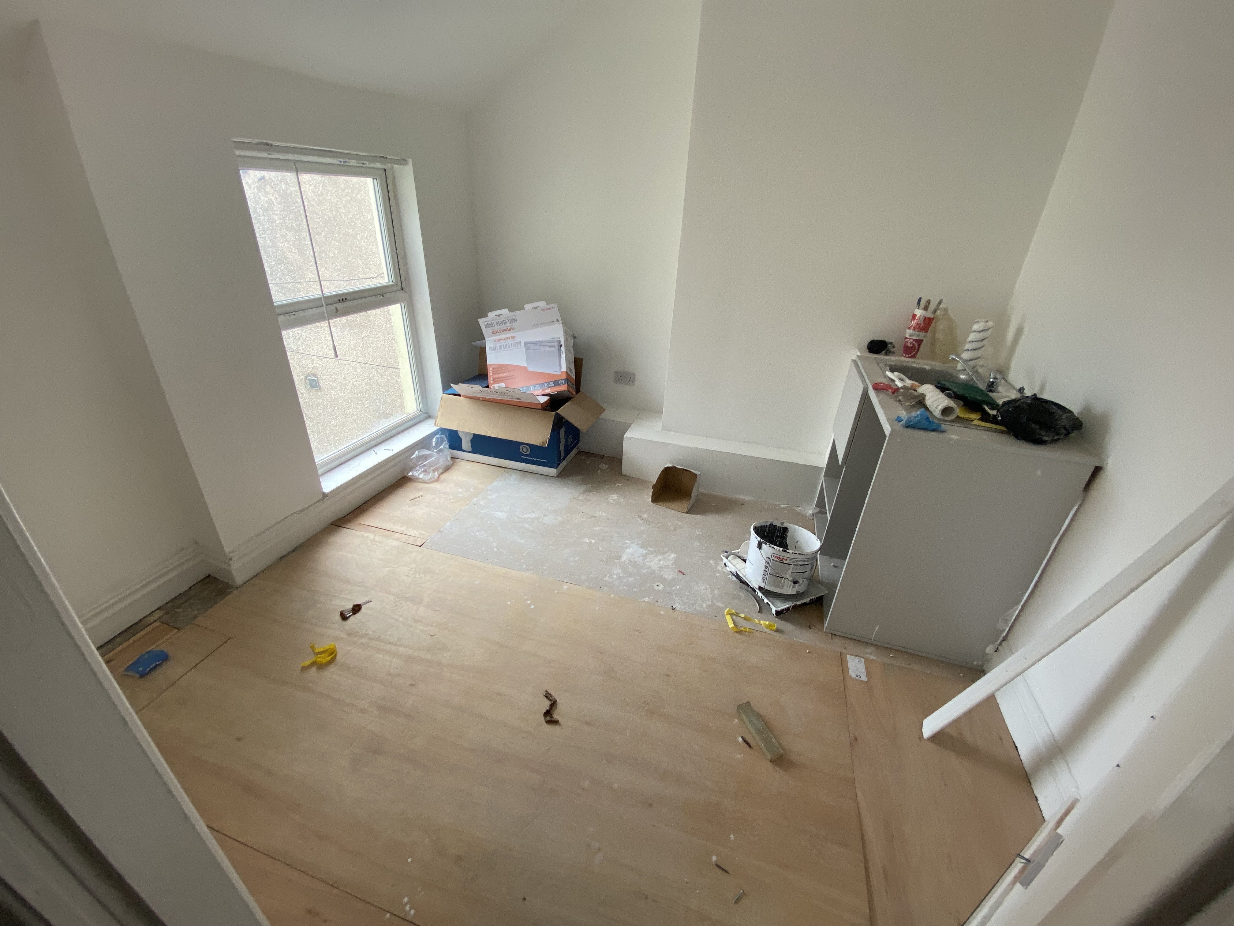 VACANT - Freehold Mid Terrace Building