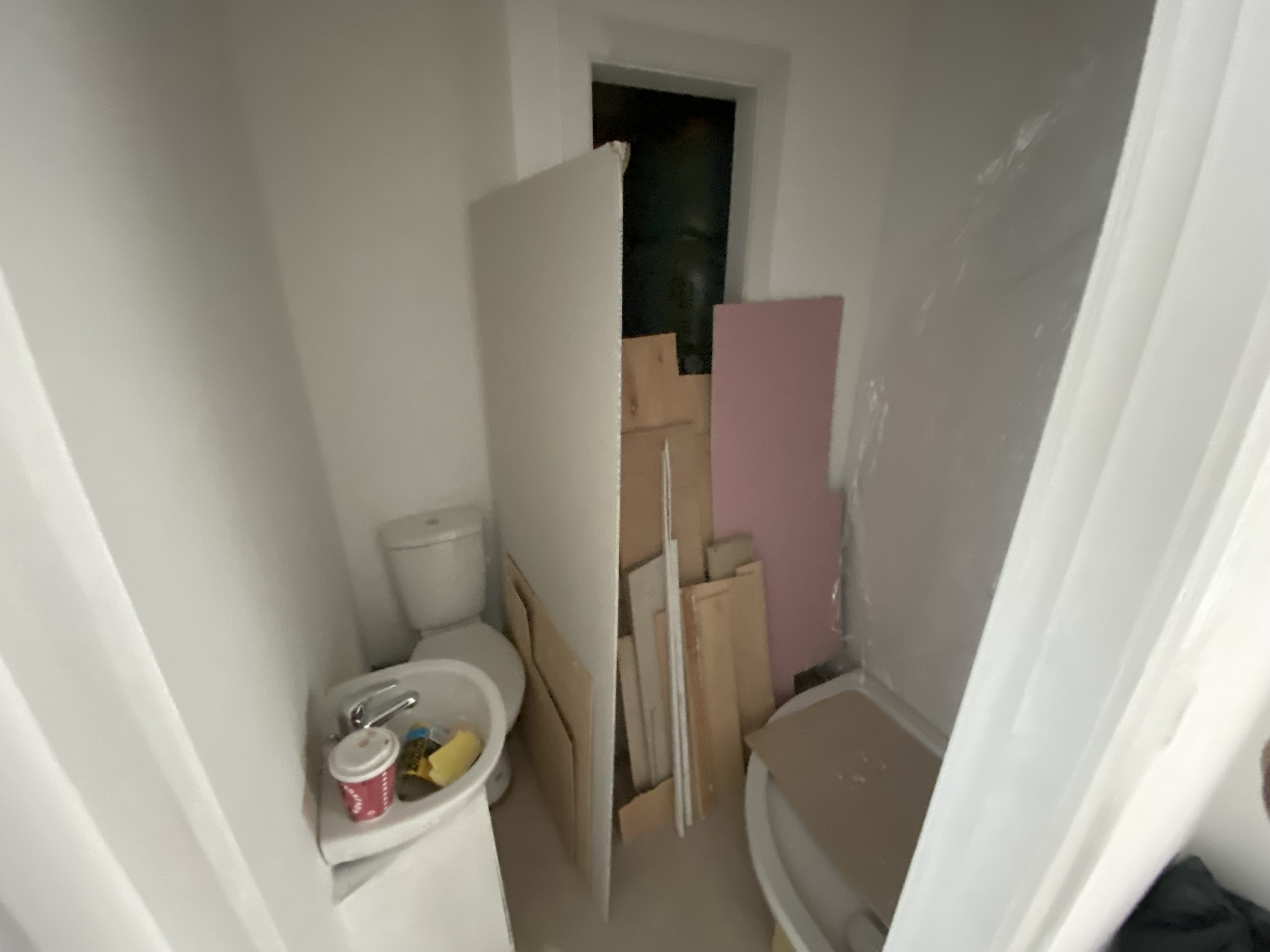 VACANT - Freehold Mid Terrace Building