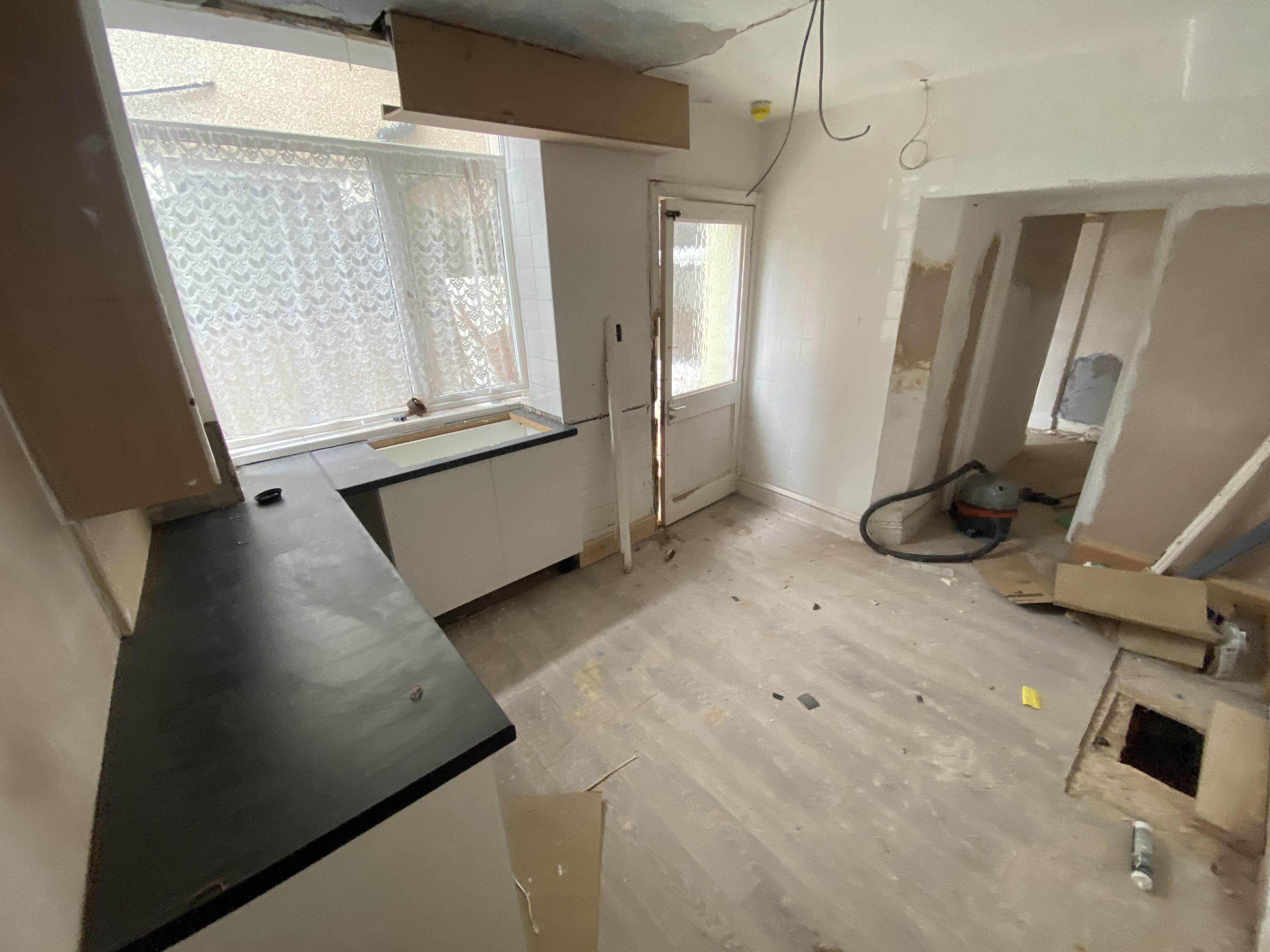 VACANT - Freehold Mid Terrace Building