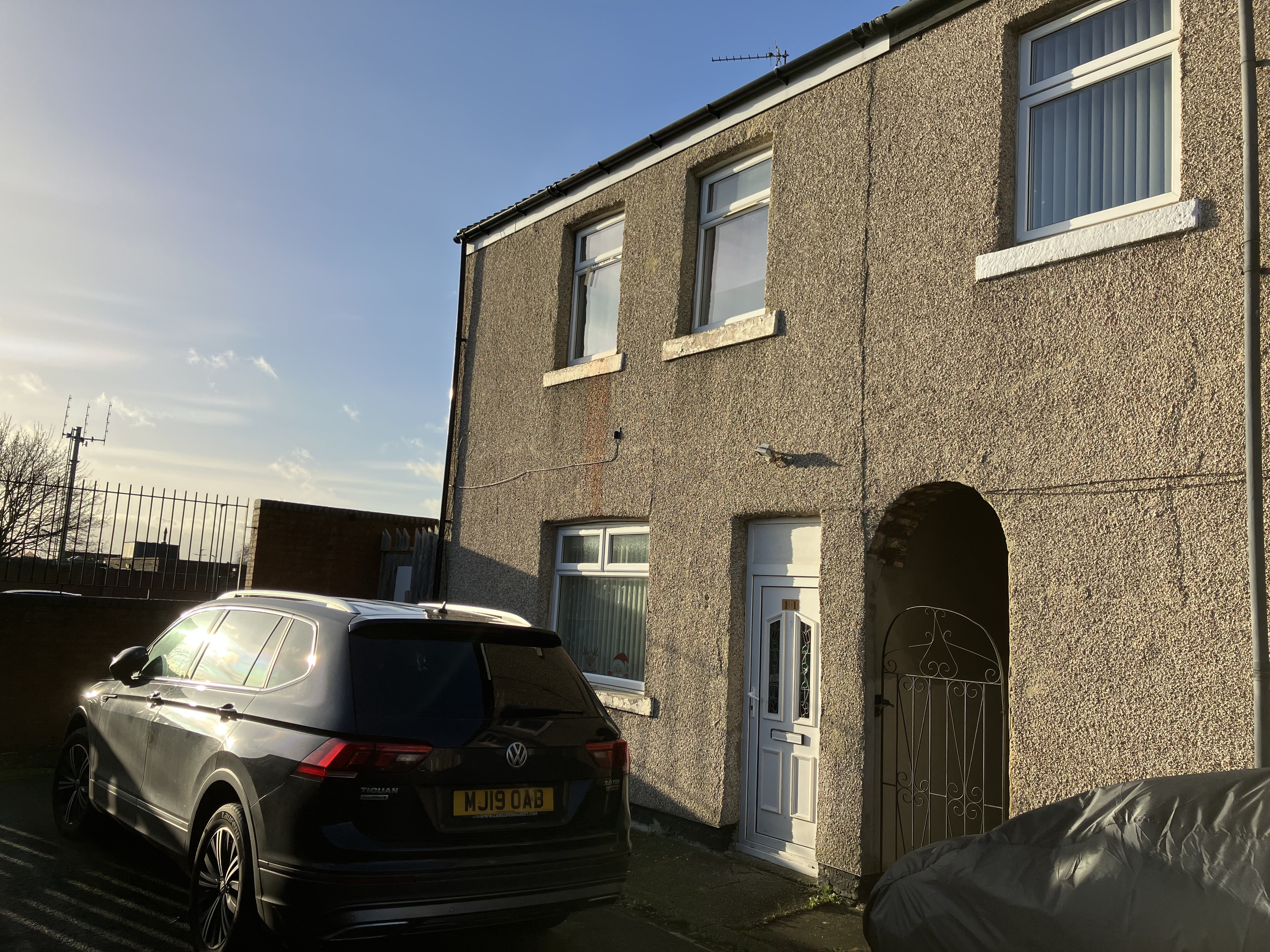 INVESTMENT - Freehold Mid Terrace House