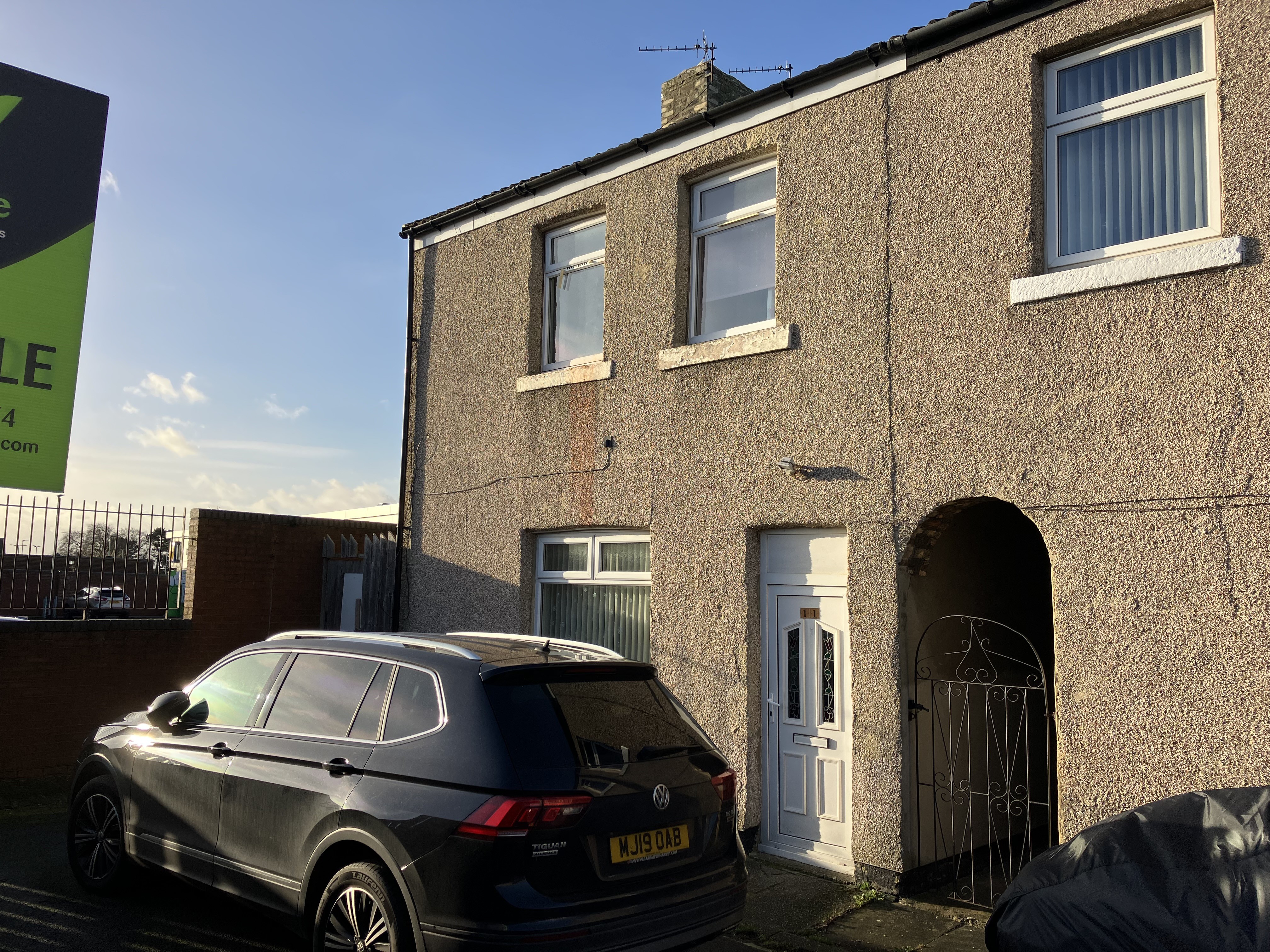 INVESTMENT - Freehold Mid Terrace House