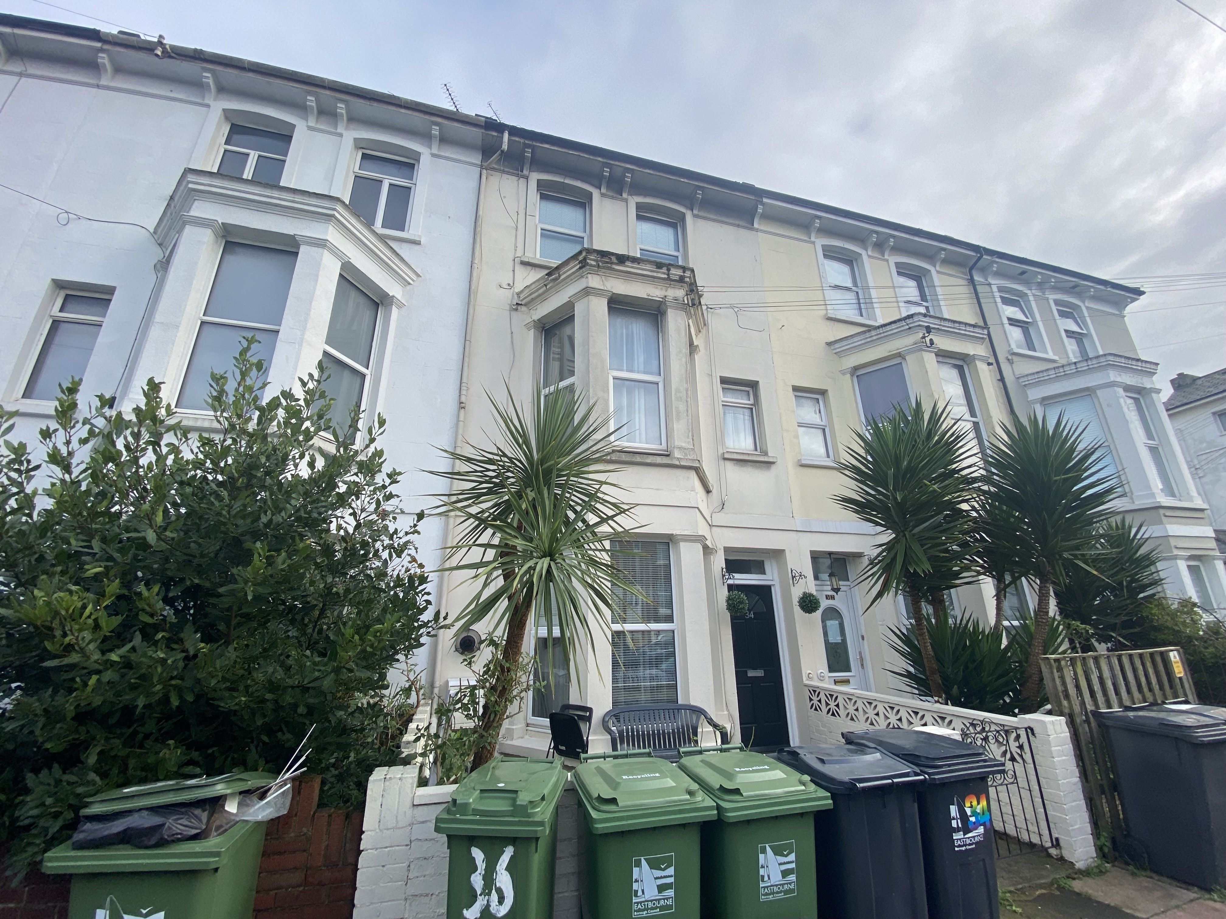 VACANT - Leasehold Self Contained First Floor Flat