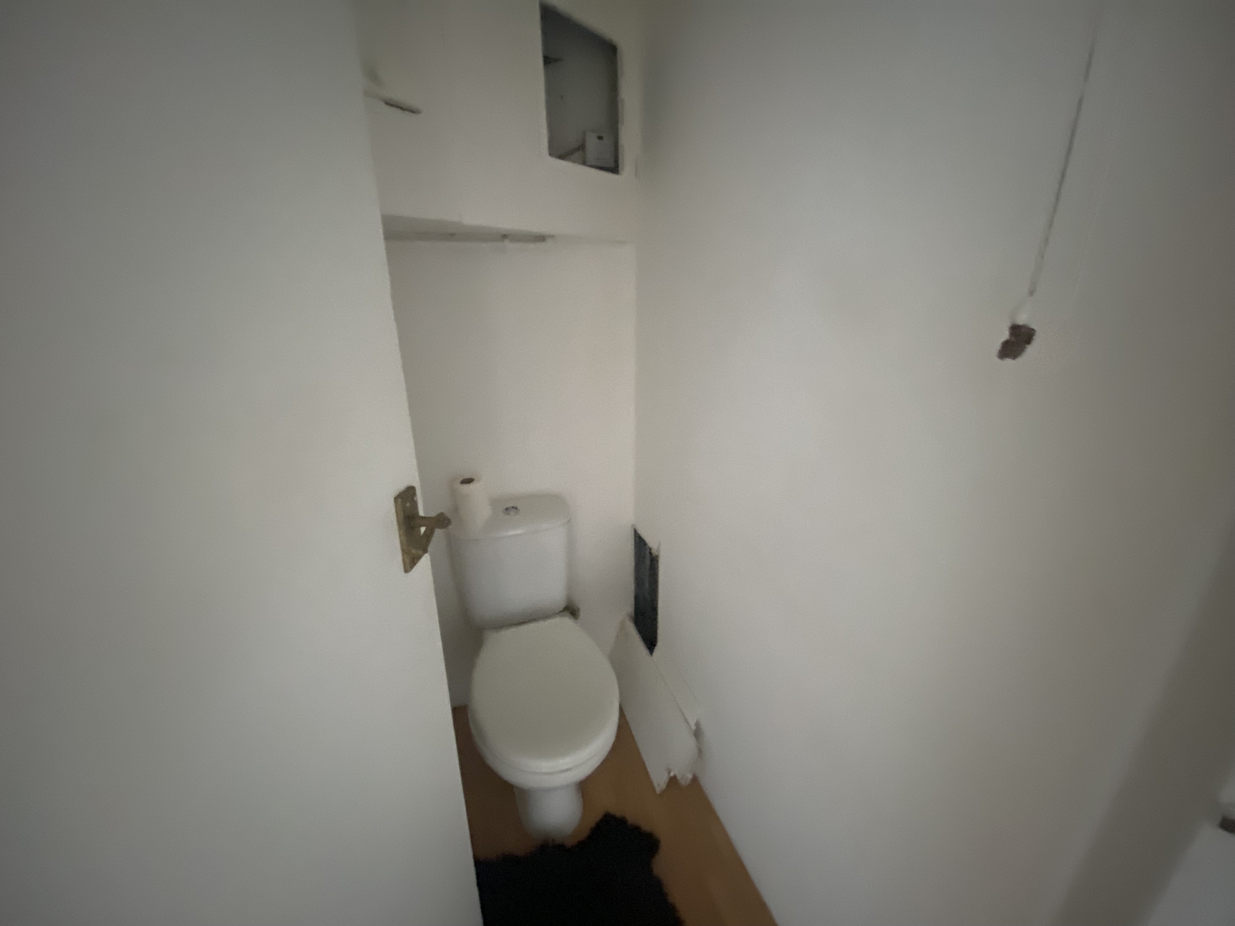 VACANT - Leasehold Self Contained First Floor Flat