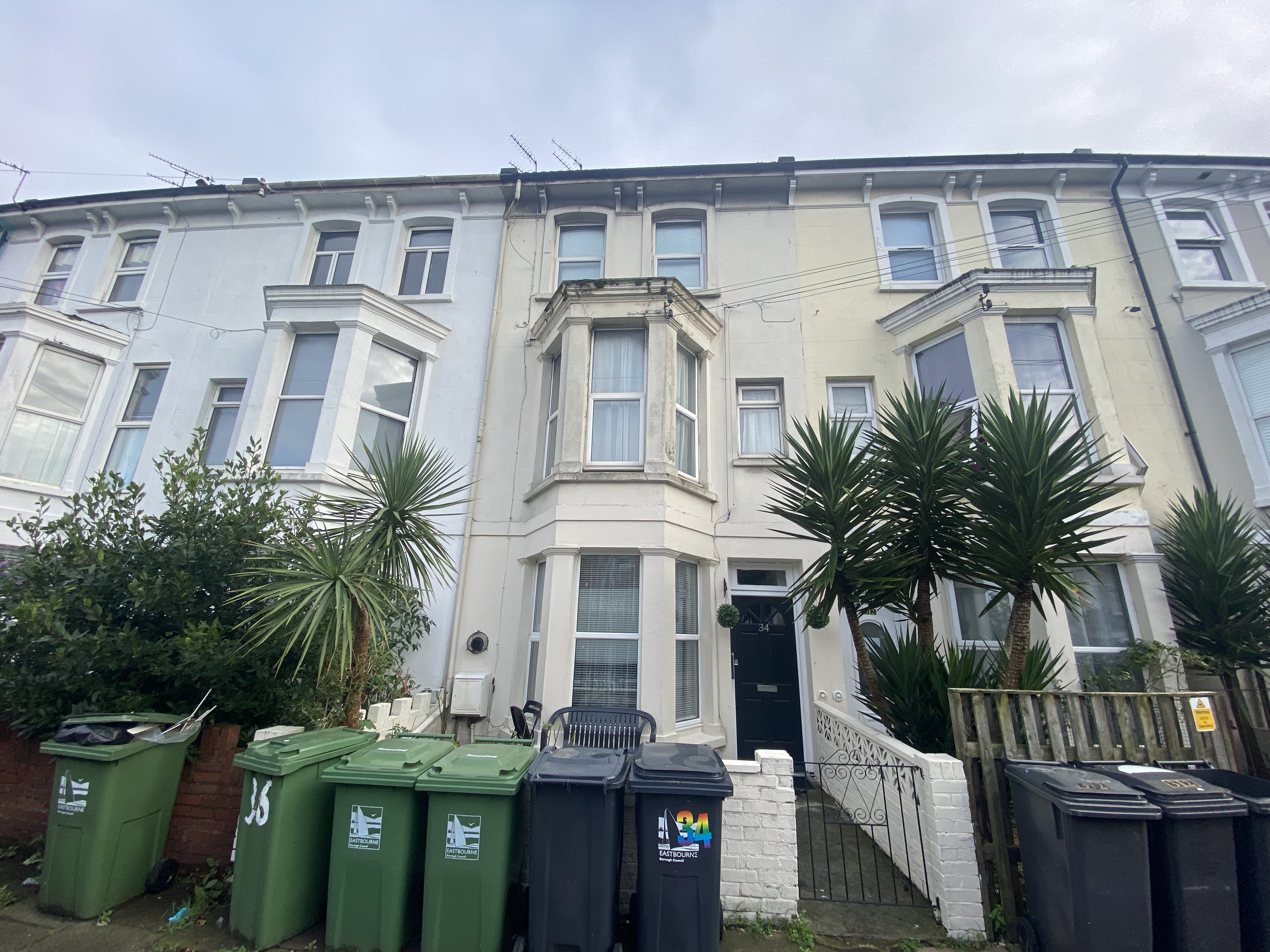 VACANT - Leasehold Self Contained First Floor Flat