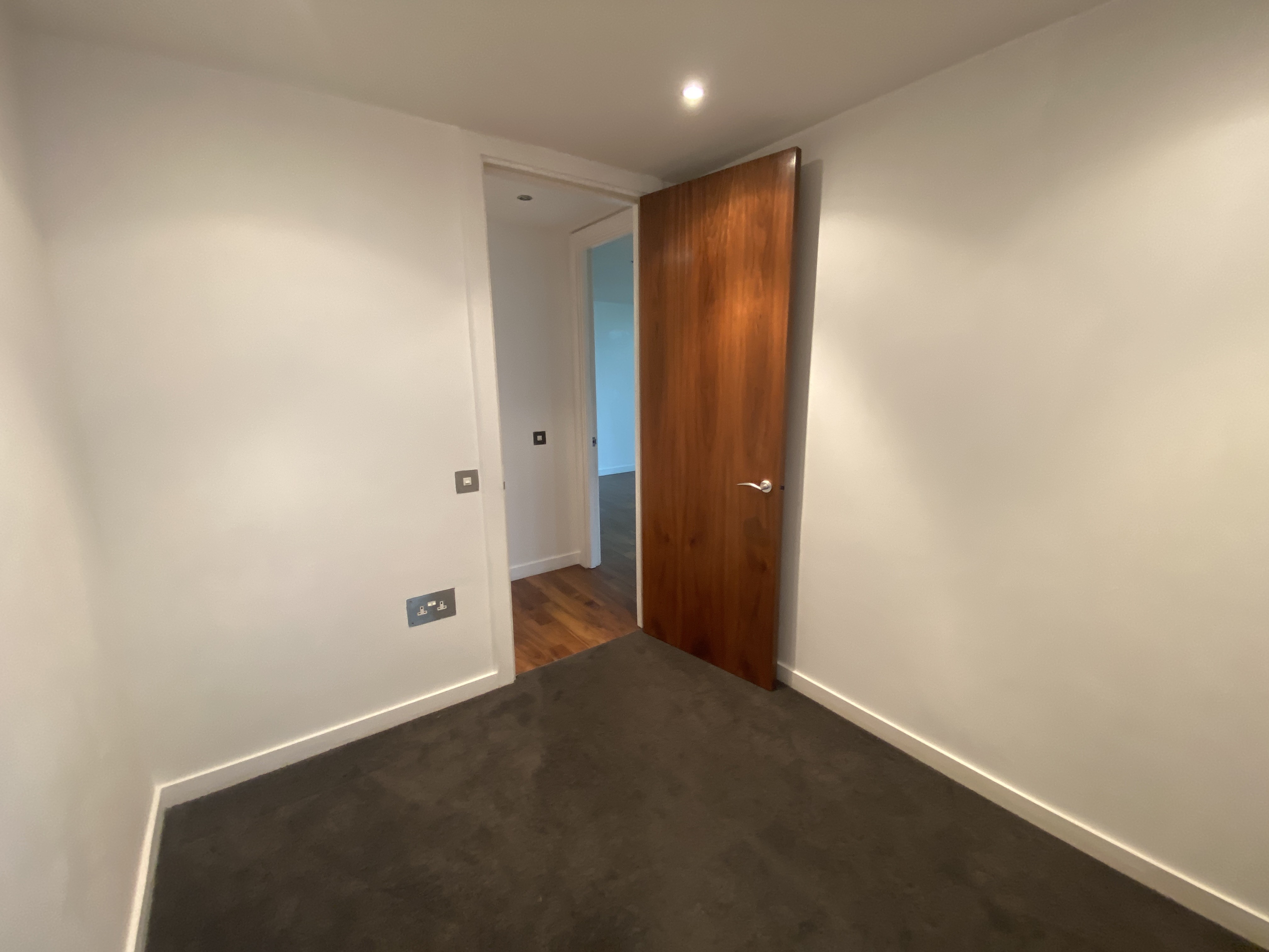 VACANT - Leasehold Self Contained Third Floor Flat