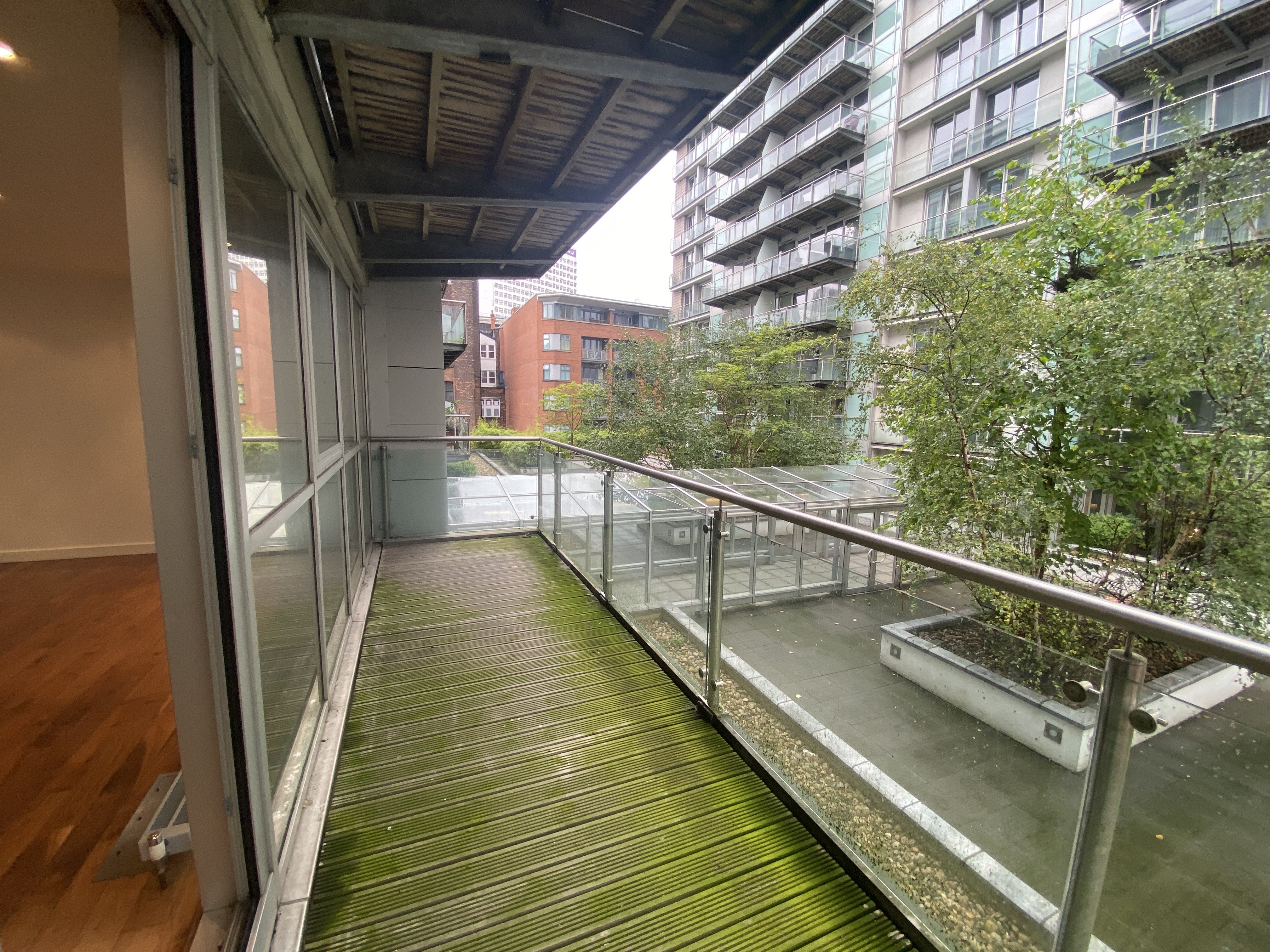VACANT - Leasehold Self Contained Third Floor Flat