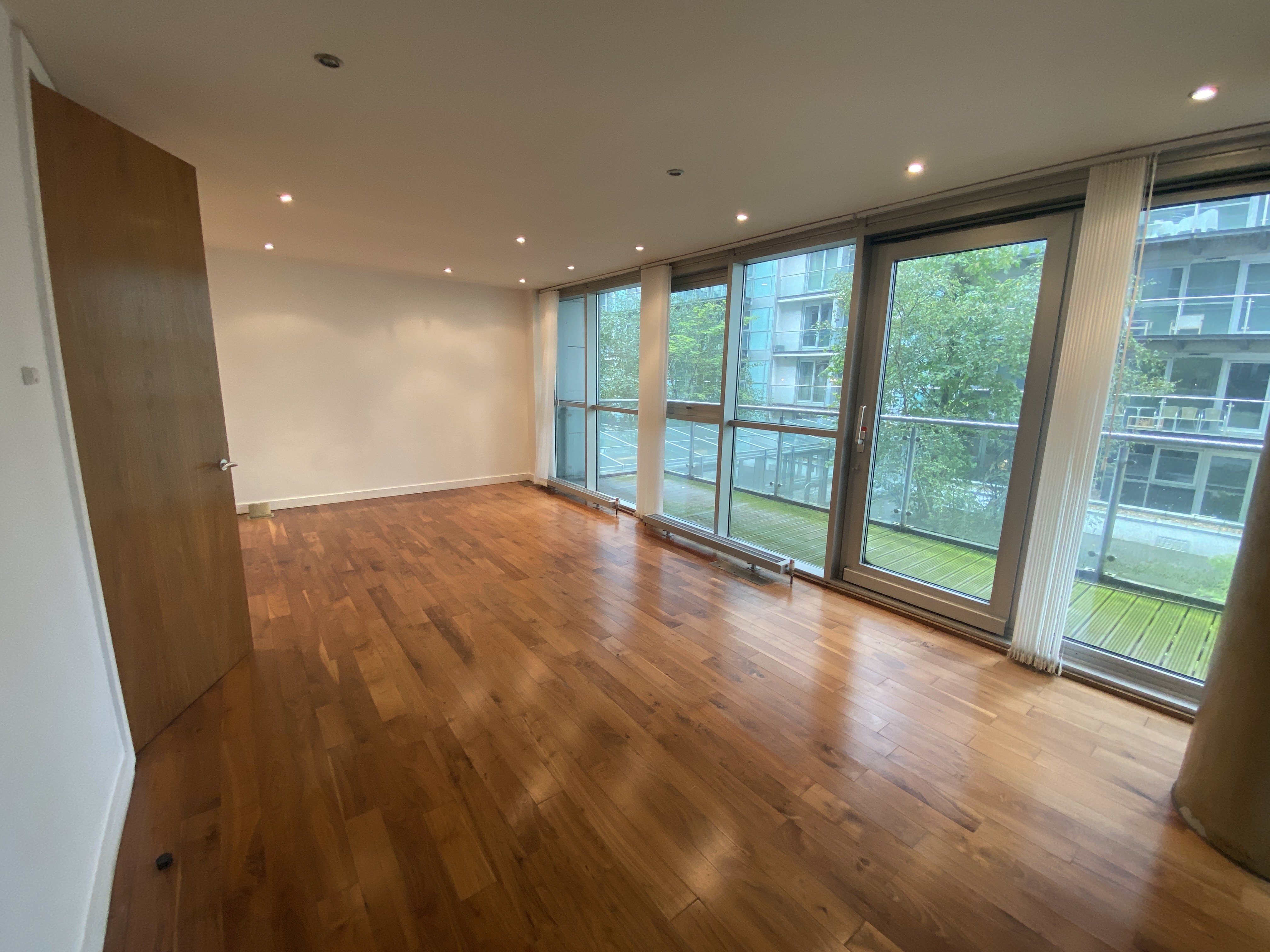 VACANT - Leasehold Self Contained Third Floor Flat