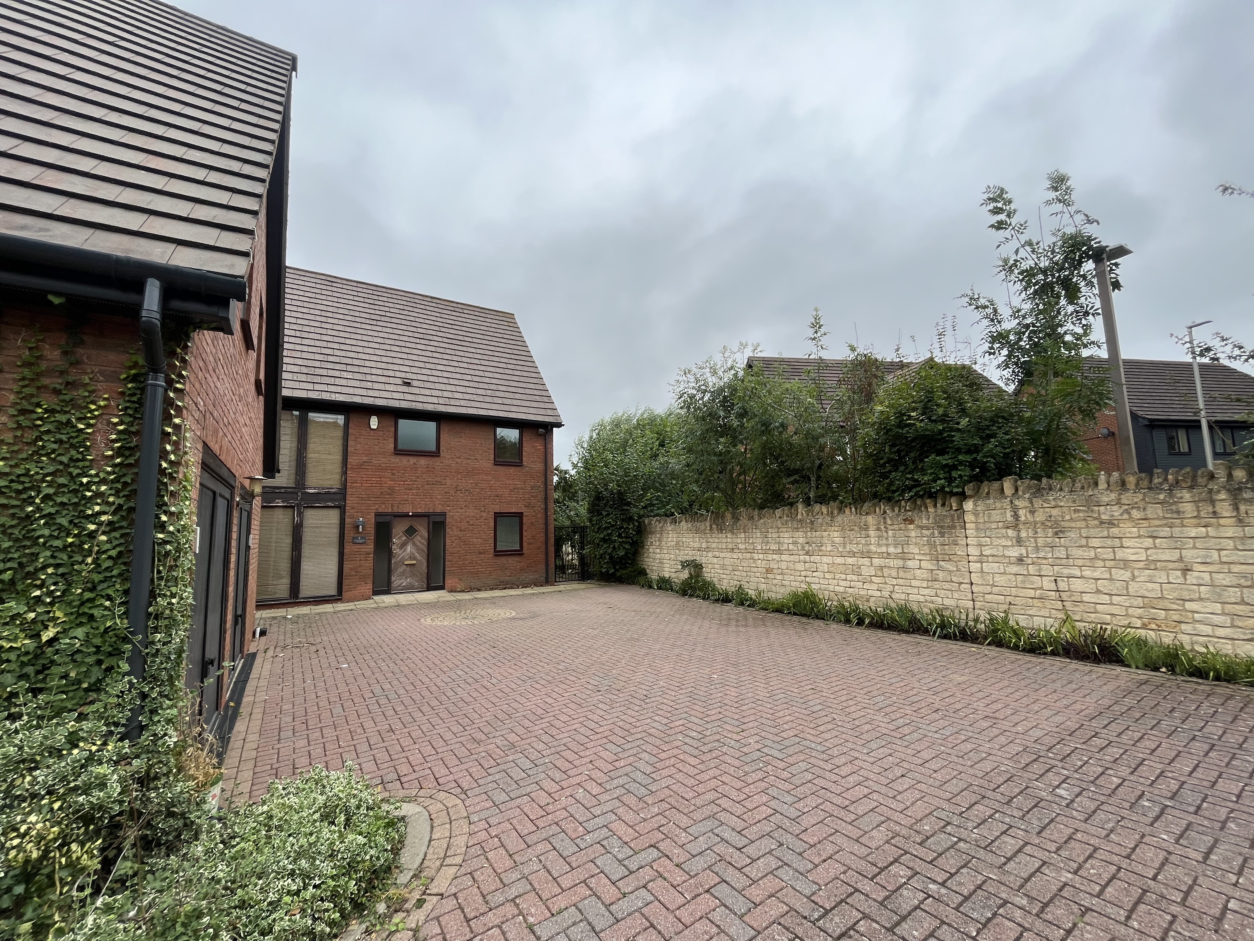 VACANT - Freehold Detached House