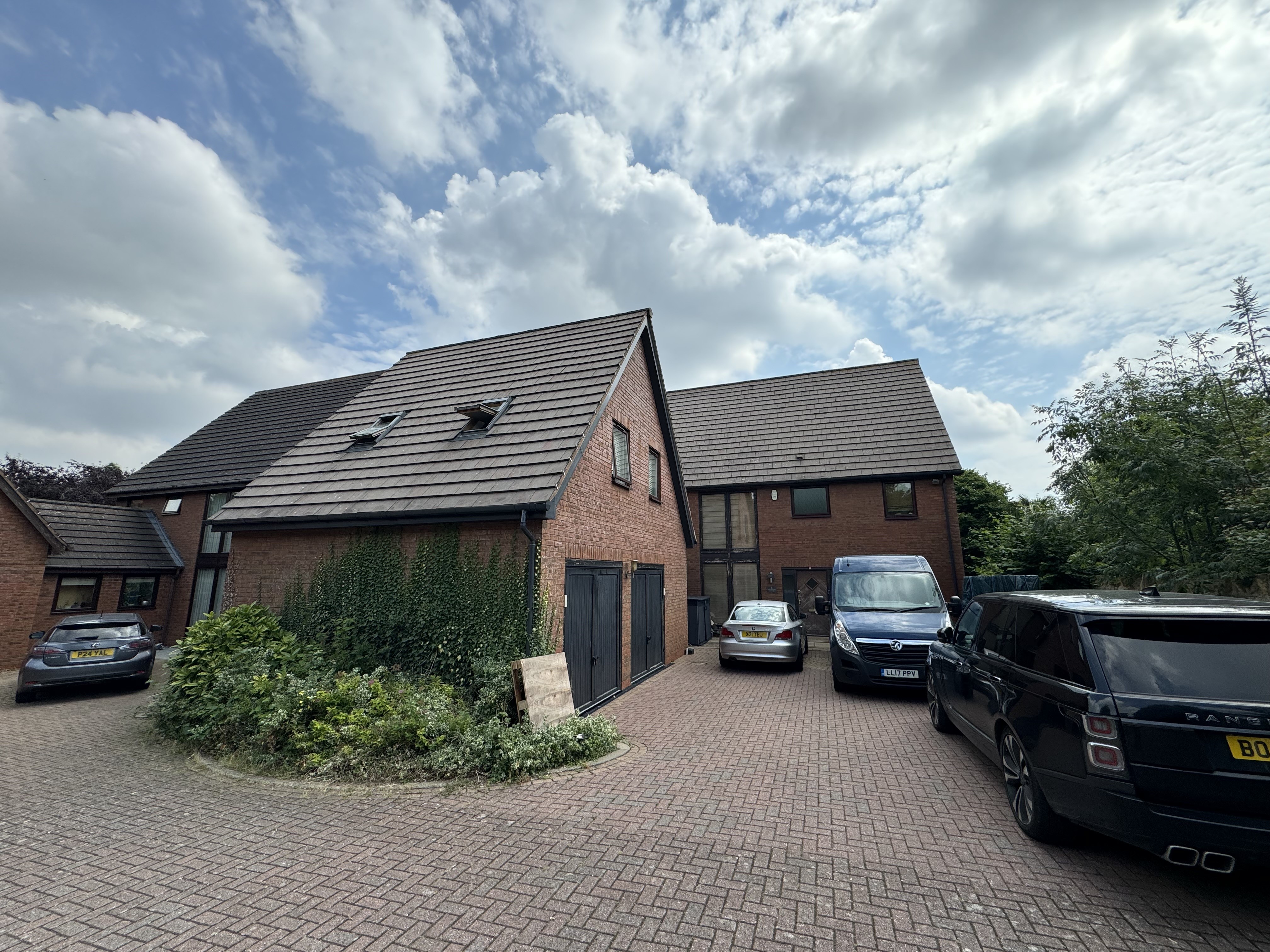 VACANT - Freehold Detached House