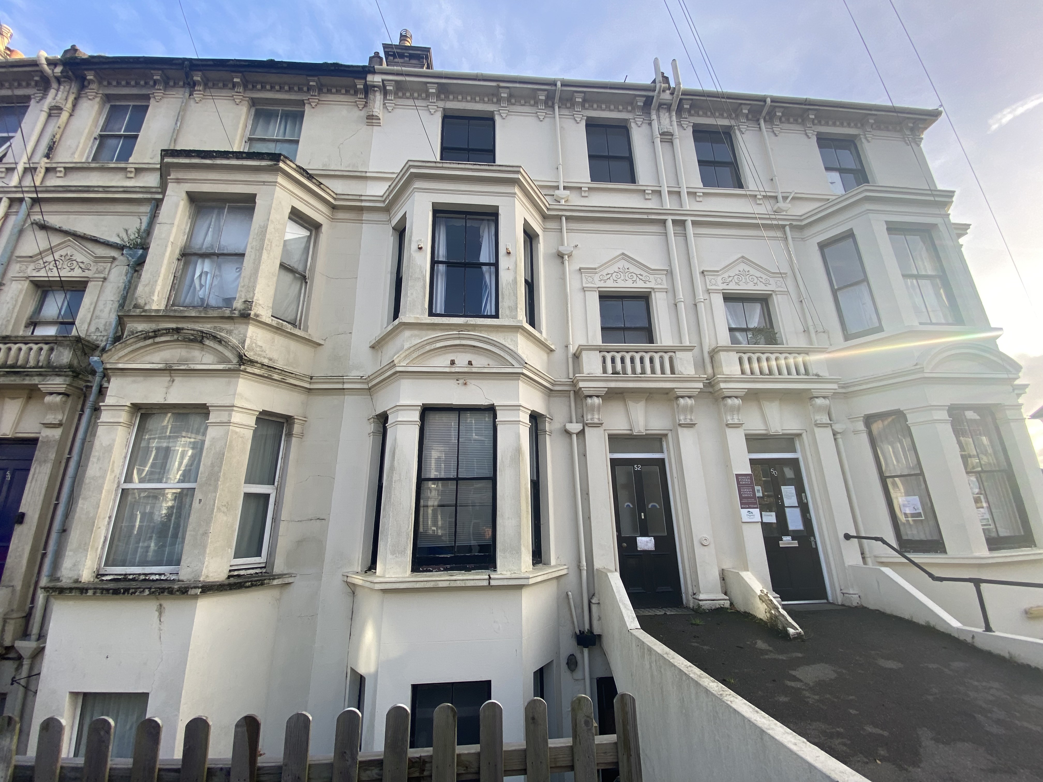 Freehold Mid Terrace Building