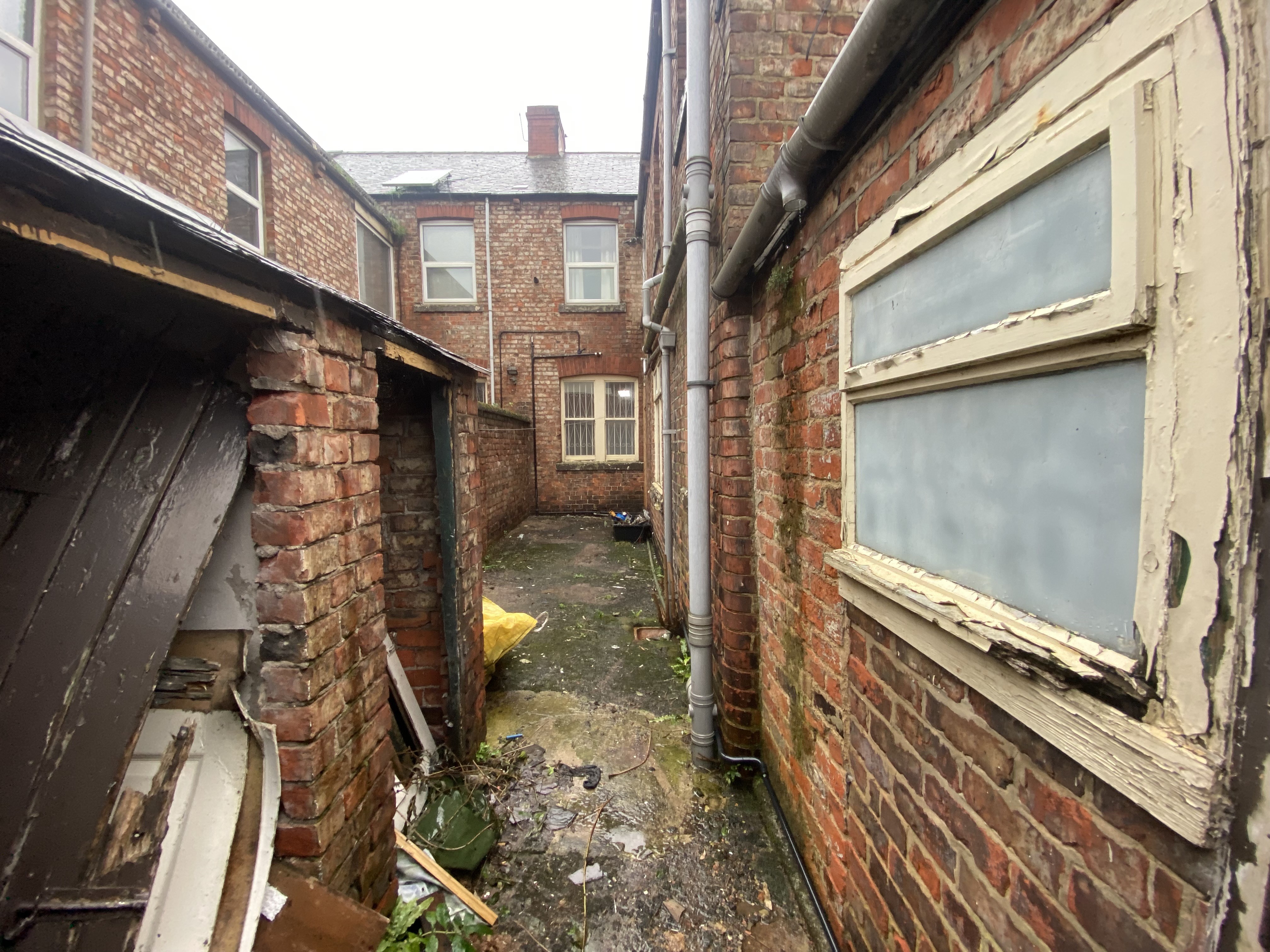 VACANT - Freehold Terrace House