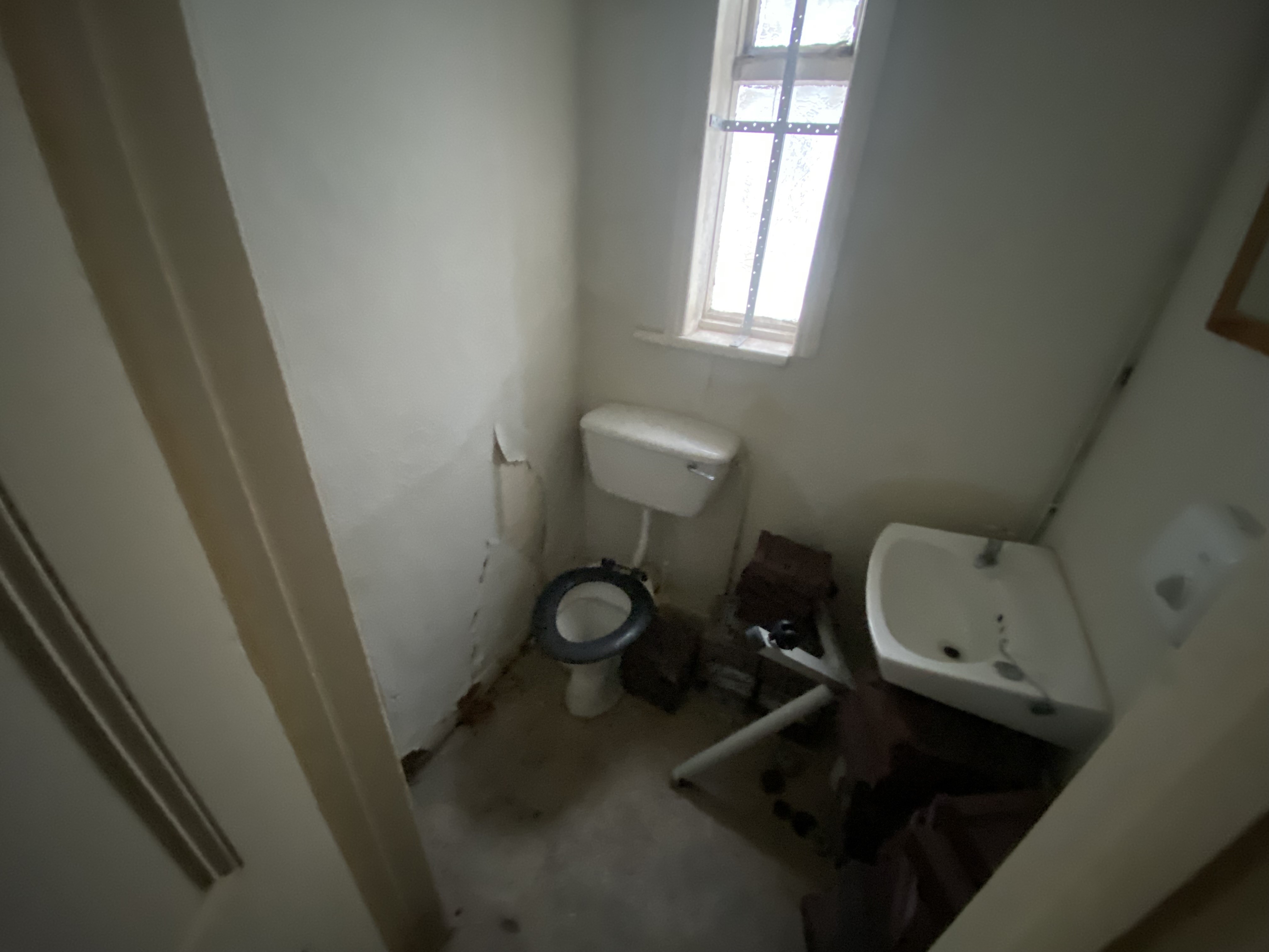 VACANT - Freehold Terrace House