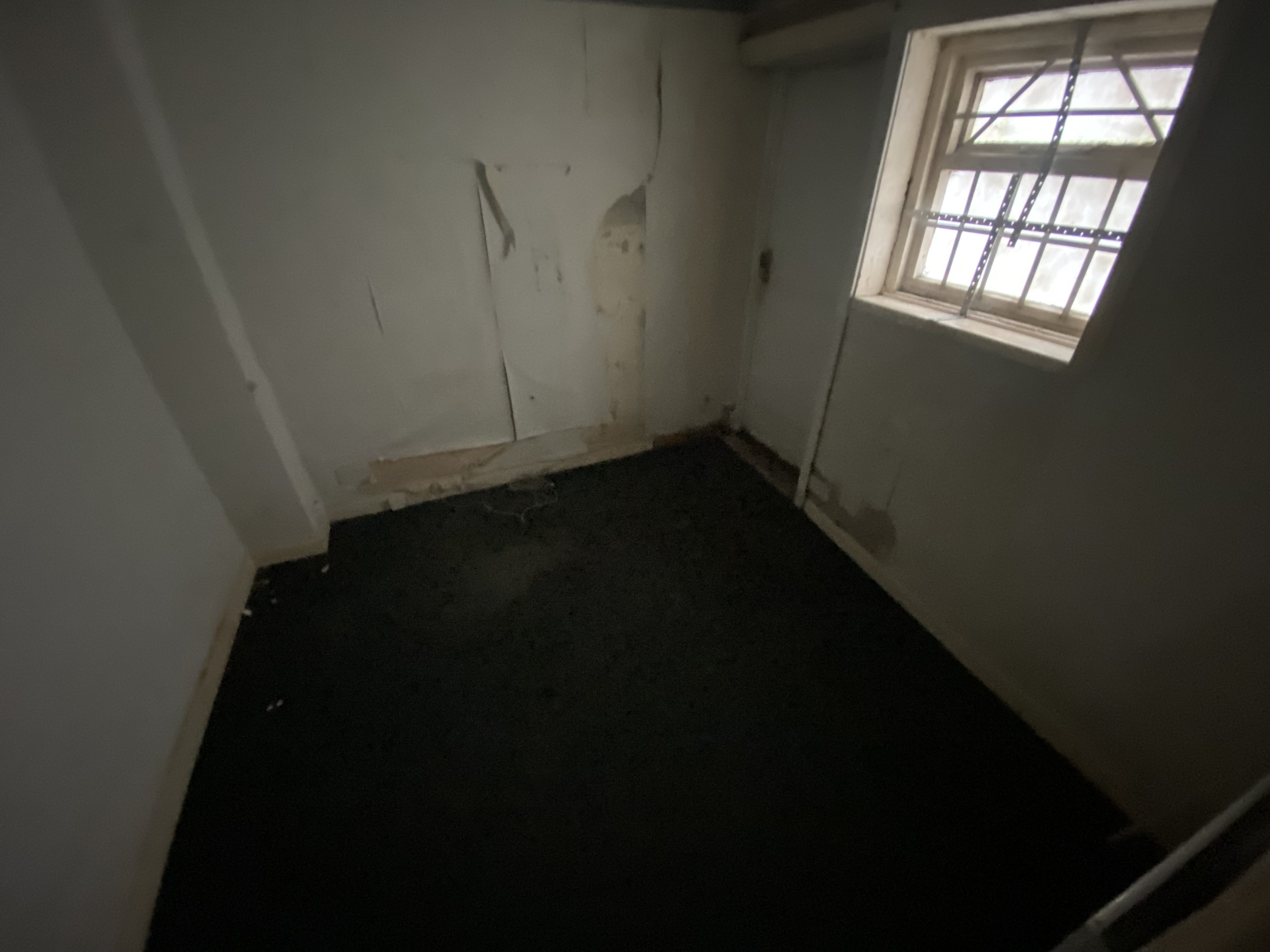 VACANT - Freehold Terrace House