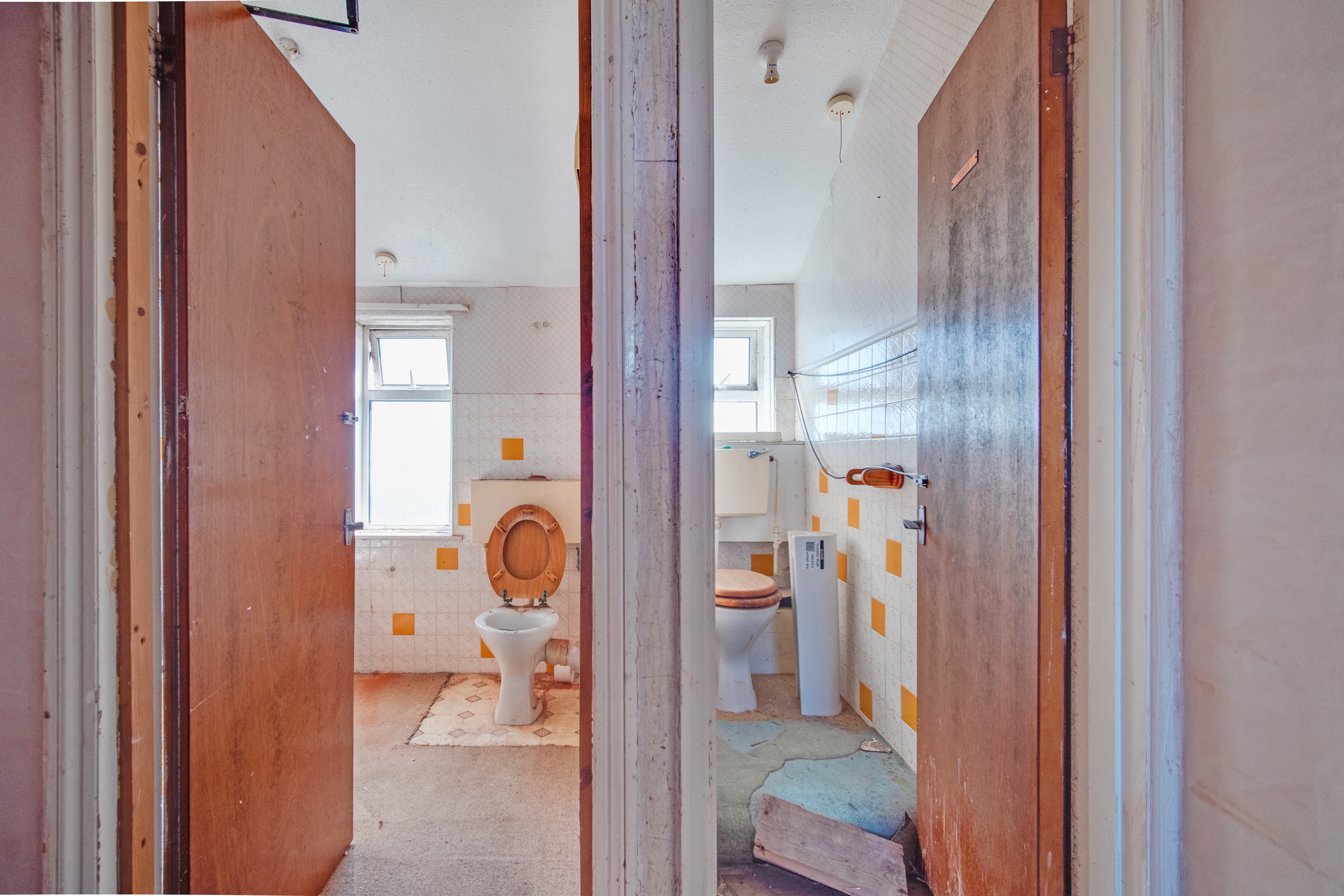 VACANT - Substantial Detached Freehold Building