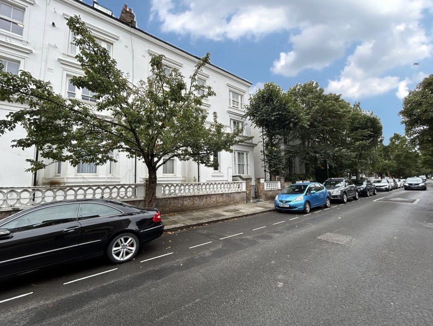 VACANT - Leasehold Self Contained Lower Ground Floor Flat