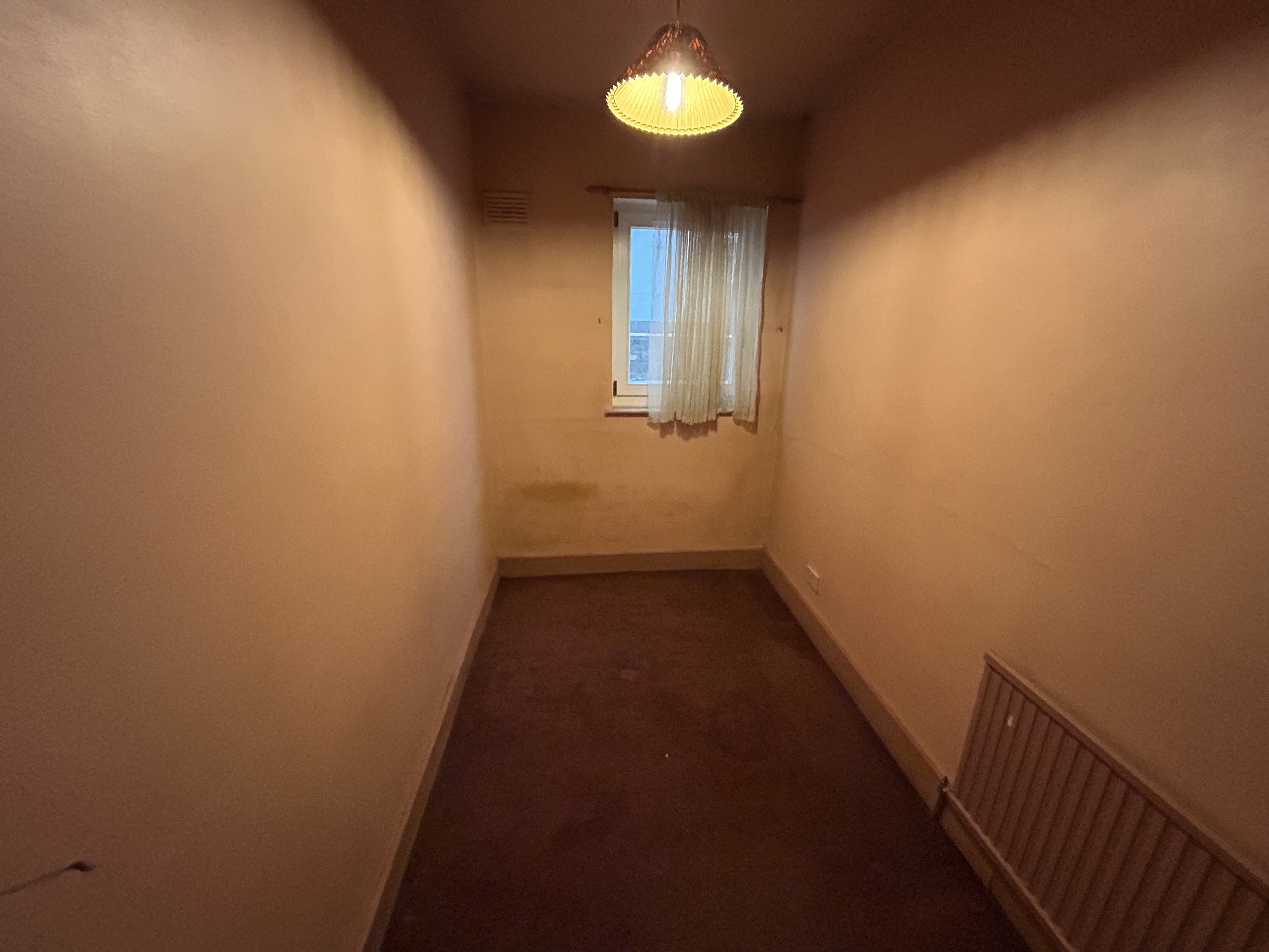 VACANT - Leasehold Self Contained Lower Ground Floor Flat