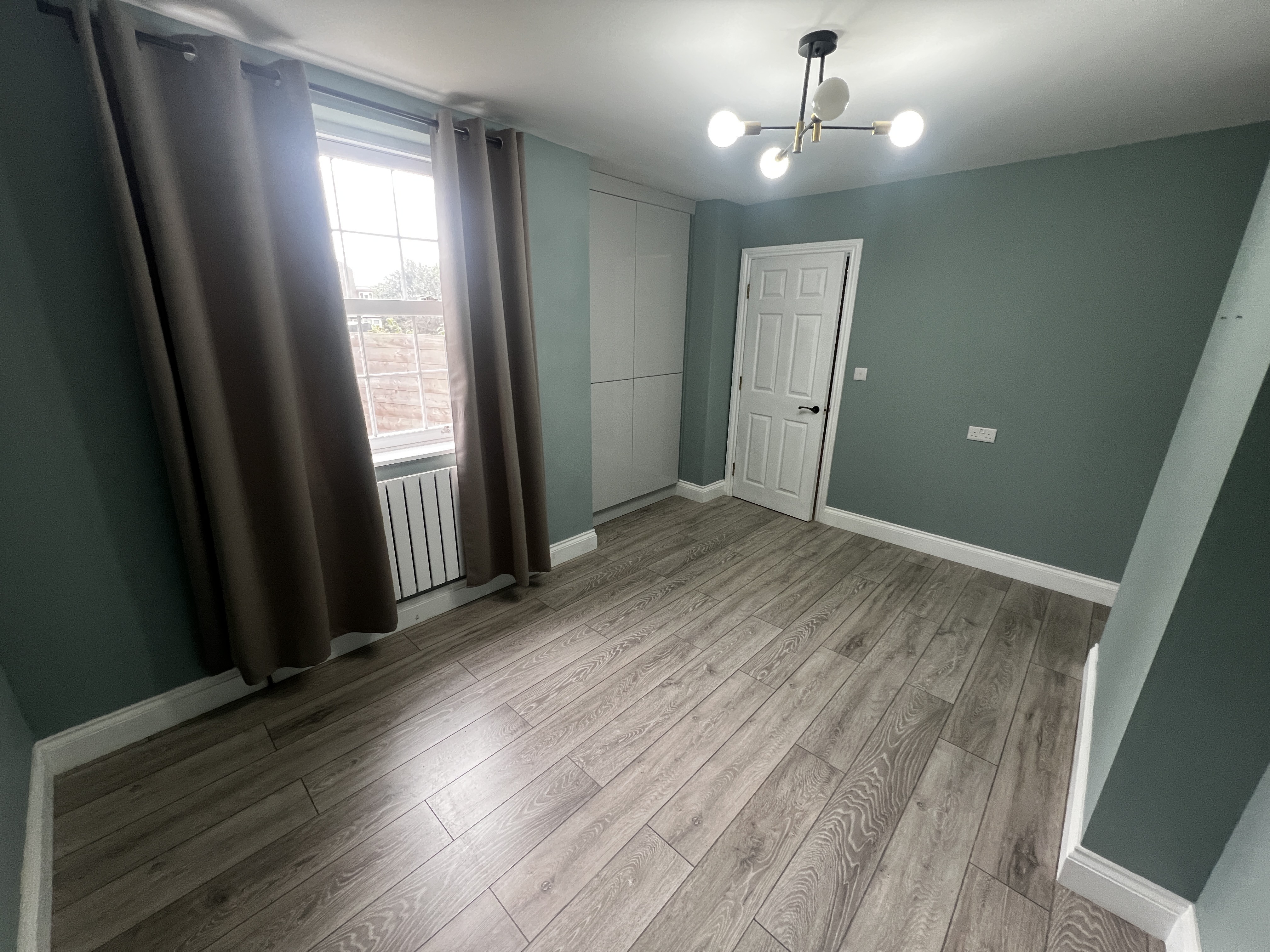 VACANT/INVESTMENT - Freehold Mid Terrace Building