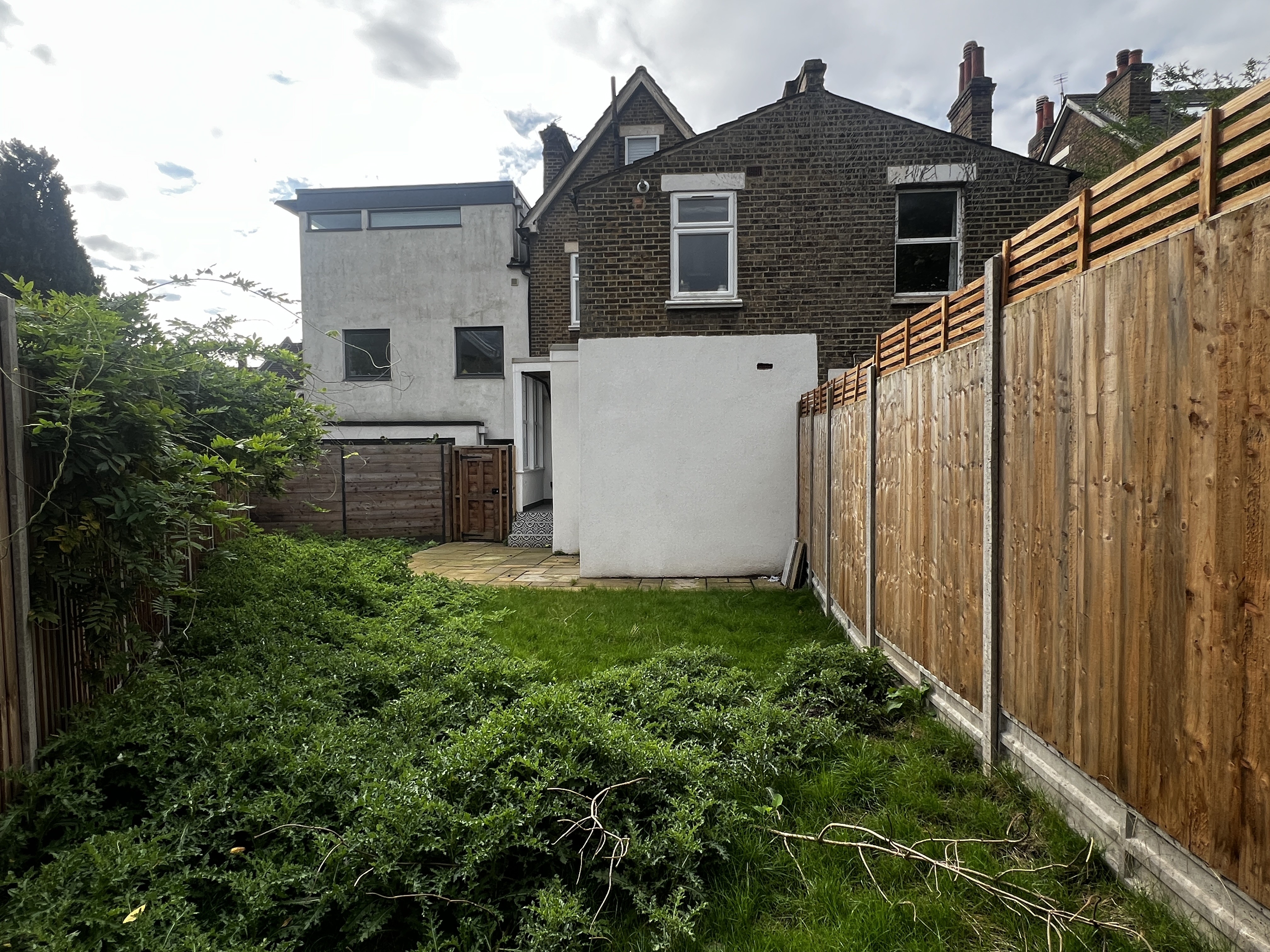VACANT/INVESTMENT - Freehold Mid Terrace Building