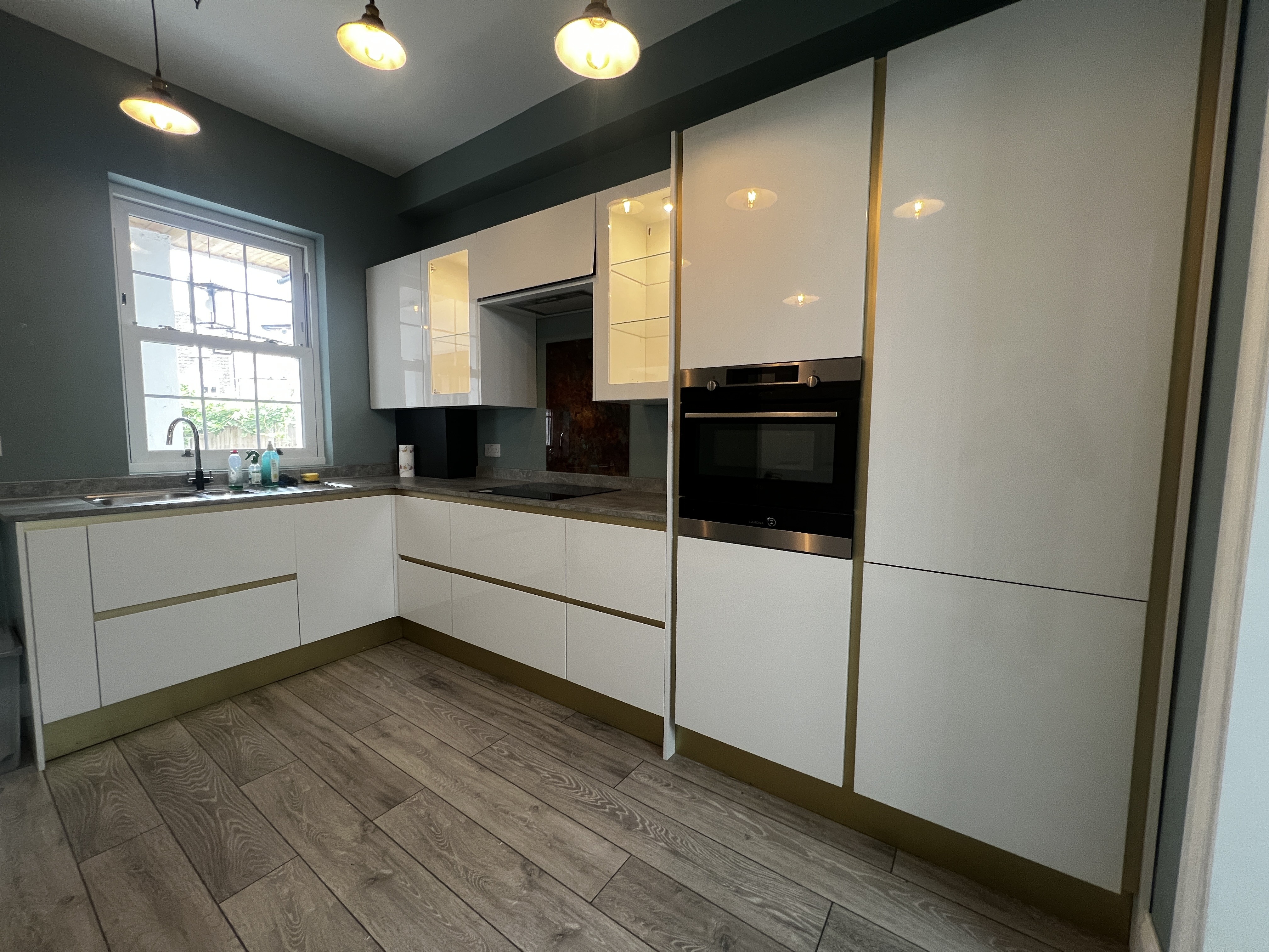 VACANT/INVESTMENT - Freehold Mid Terrace Building