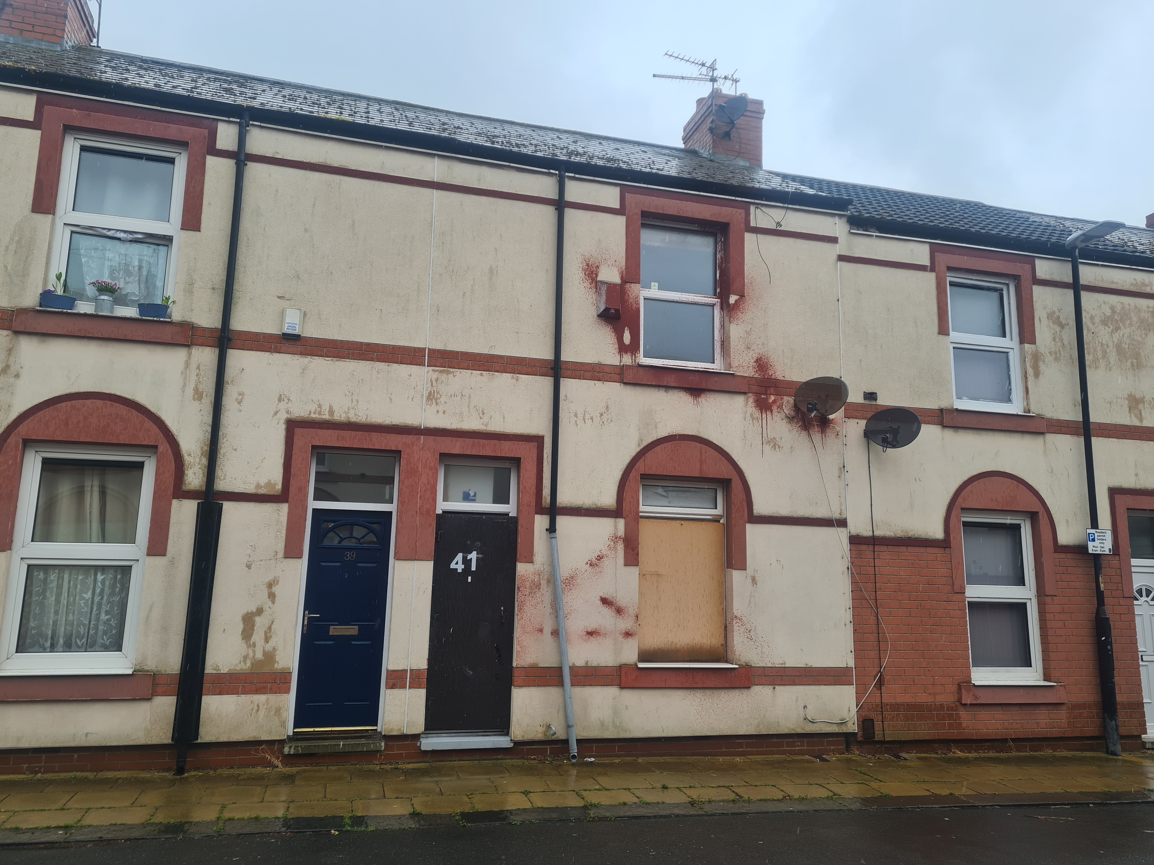 VACANT - Freehold Mid Terrace House