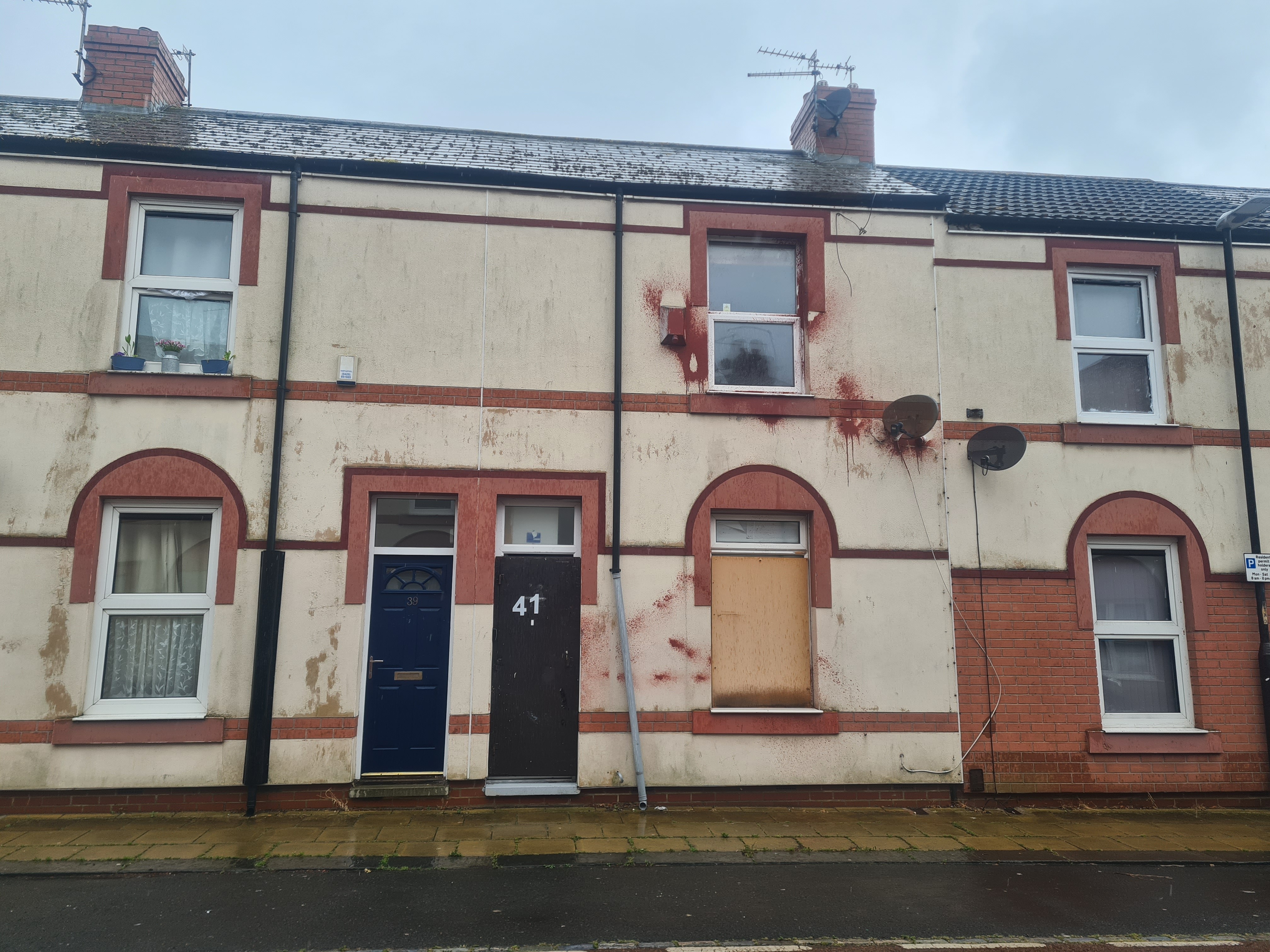 VACANT - Freehold Mid Terrace House