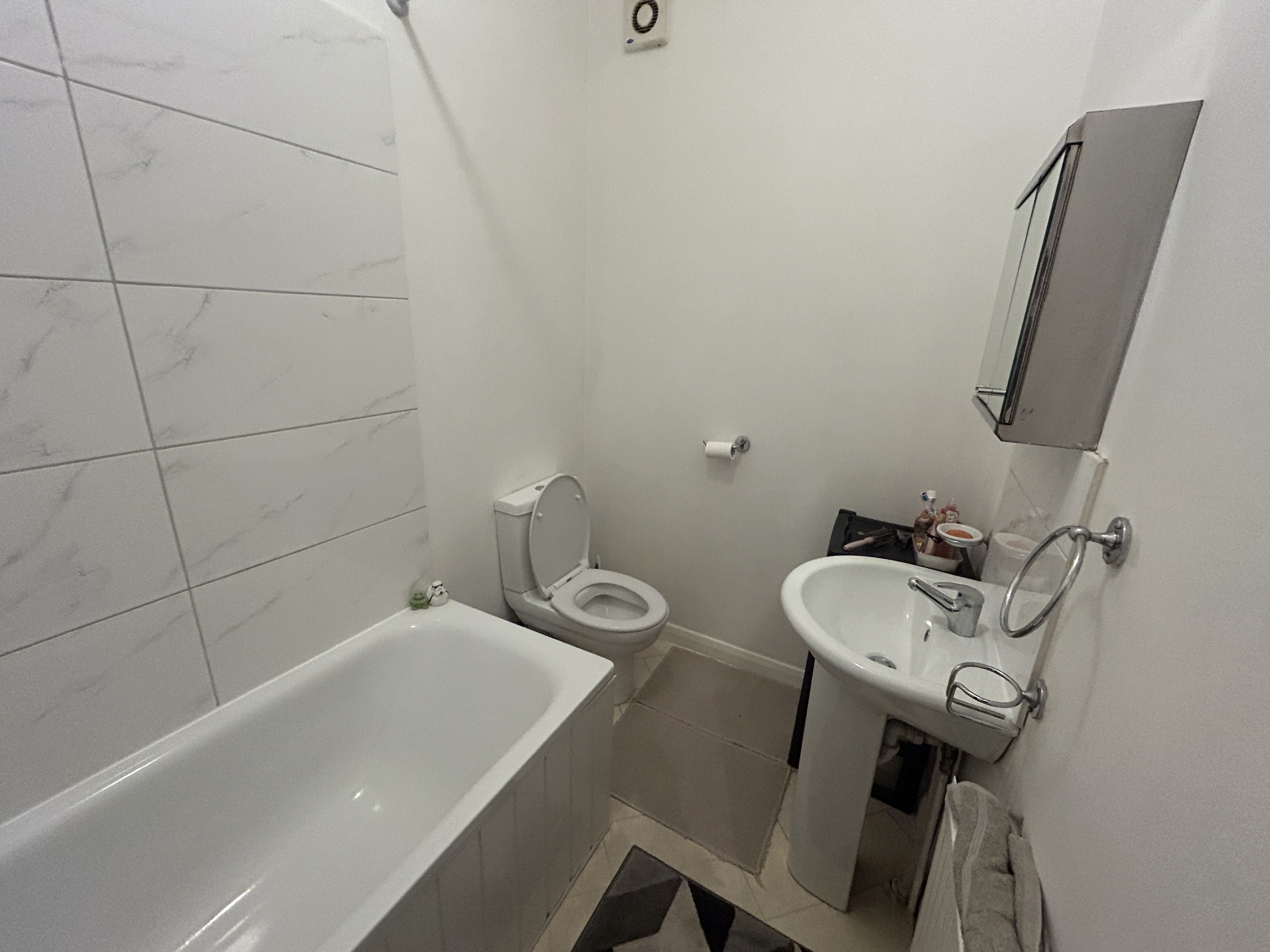 INVESTMENT - Leasehold Self Contained First Floor Flat