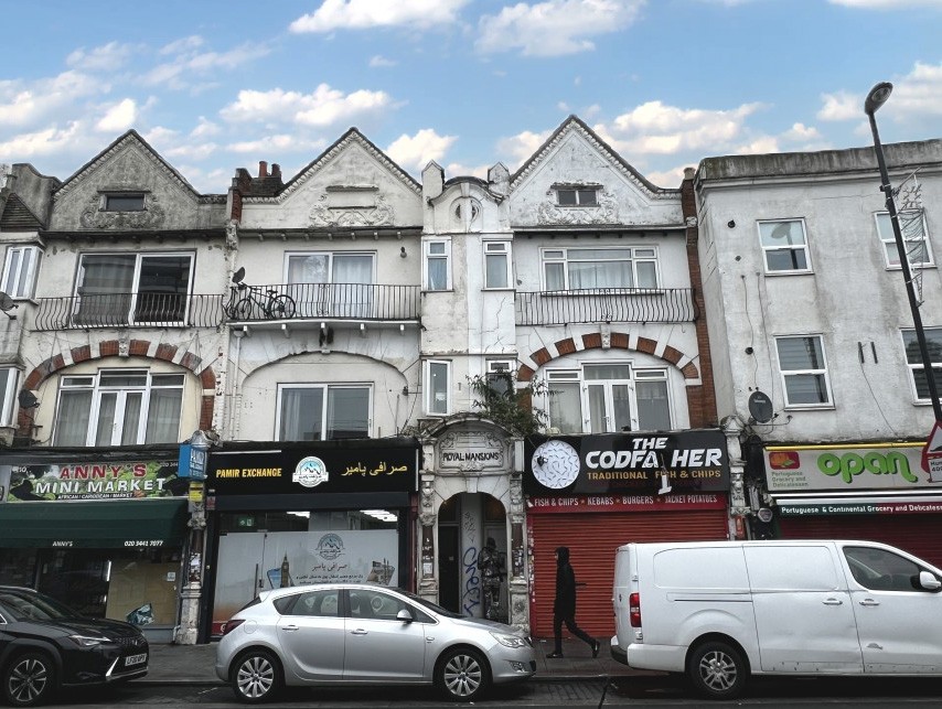 INVESTMENT - Leasehold Self Contained First Floor Flat