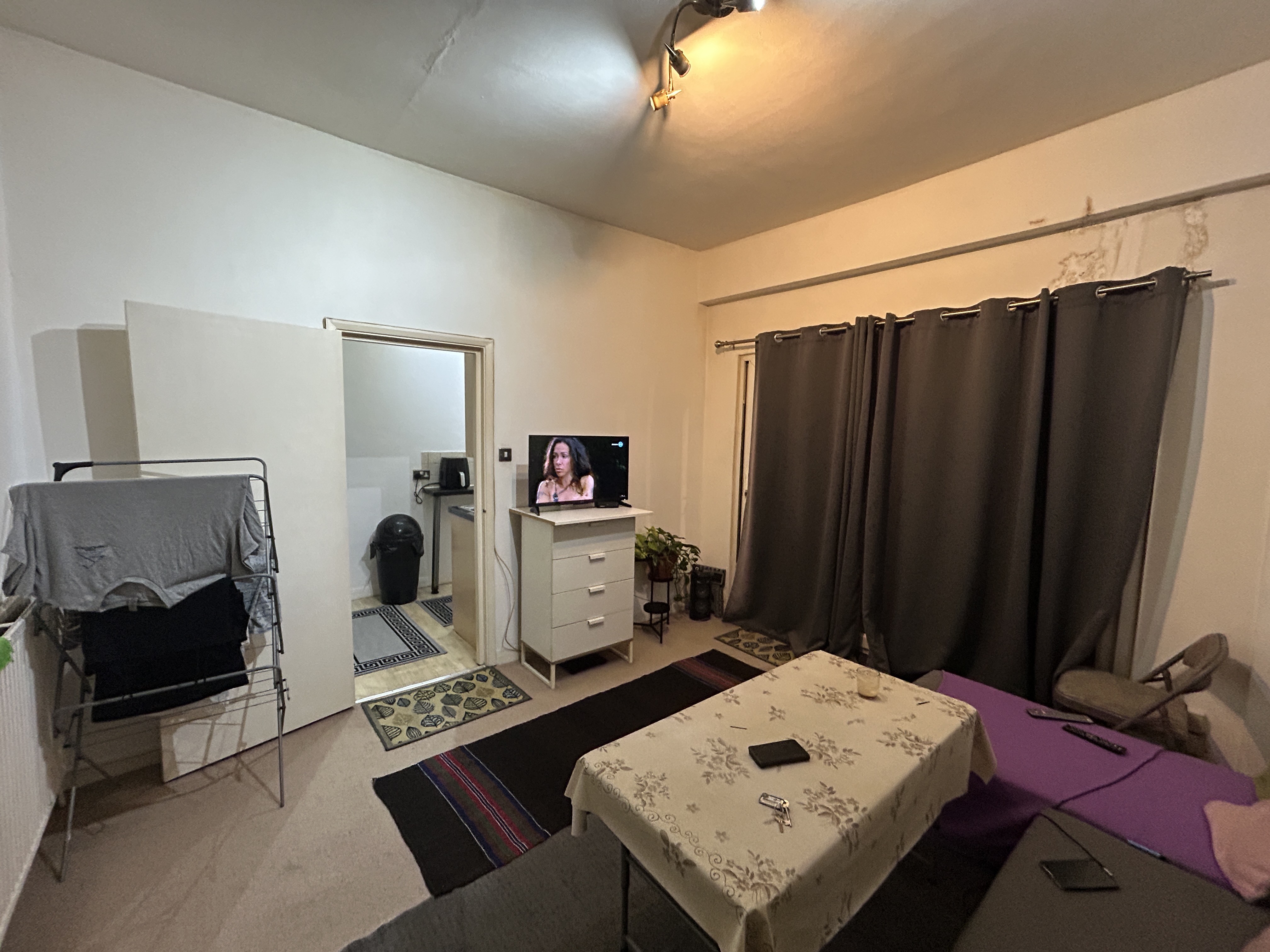 INVESTMENT - Leasehold Self Contained First Floor Flat