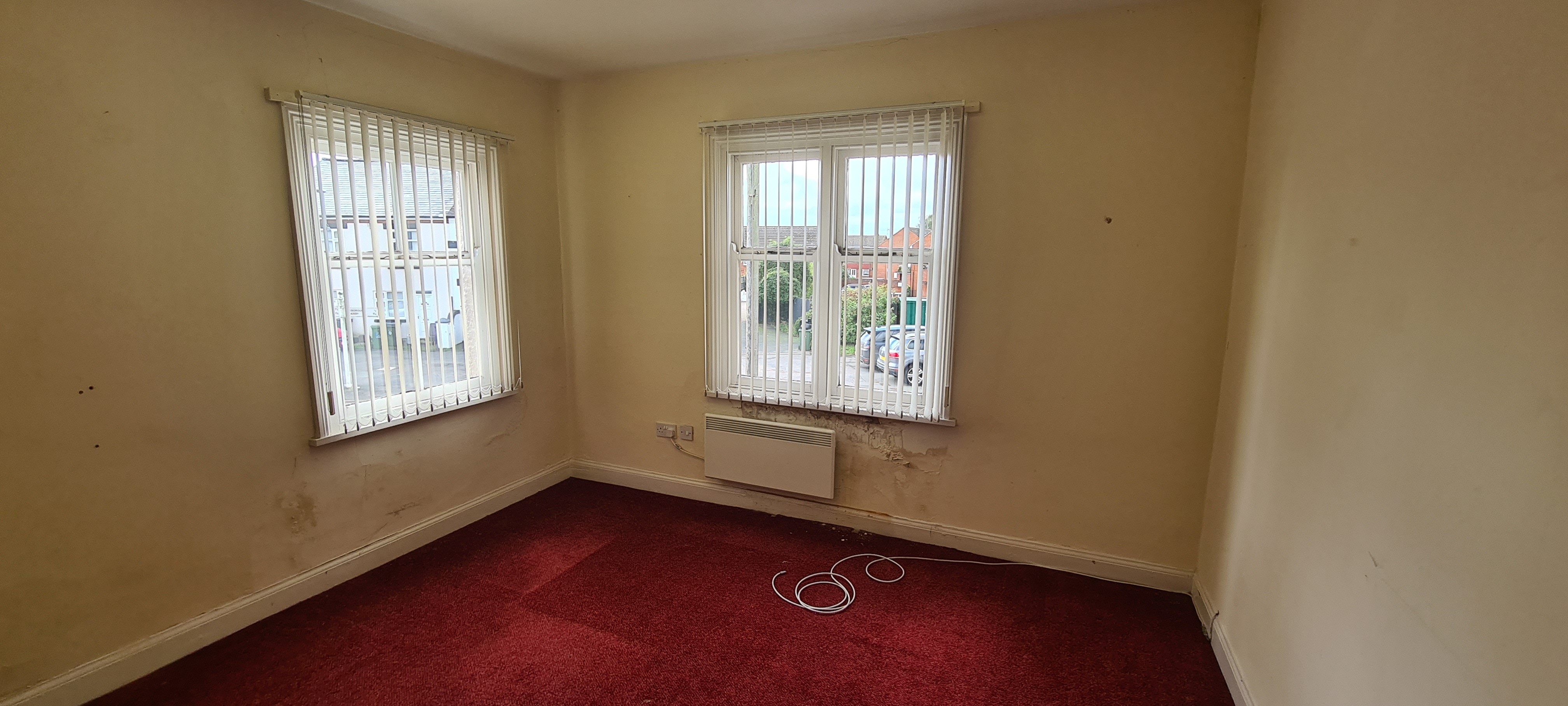 VACANT - Long Leasehold Self Contained First Floor Flat