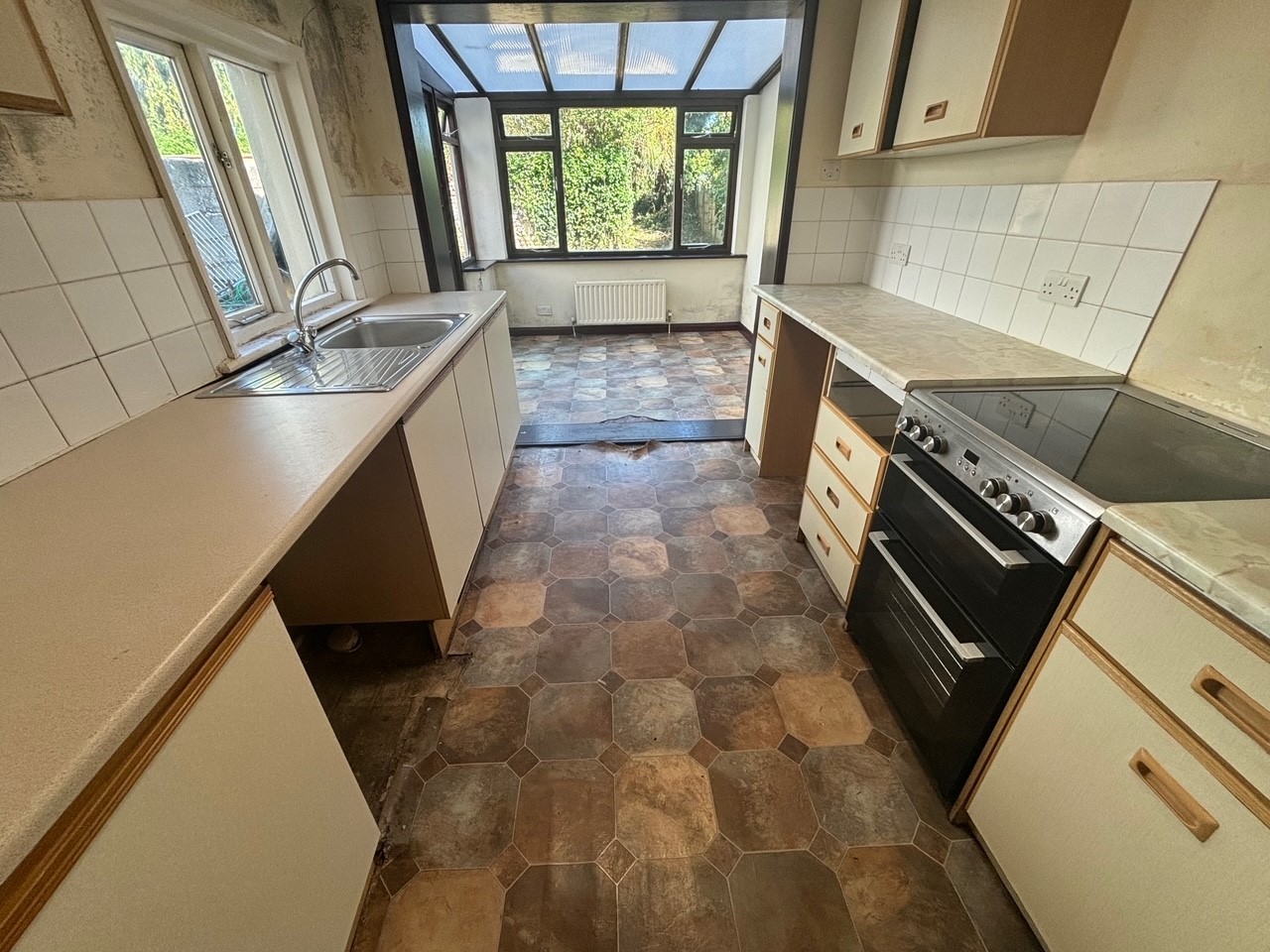 VACANT - Freehold Semi-Detached House 