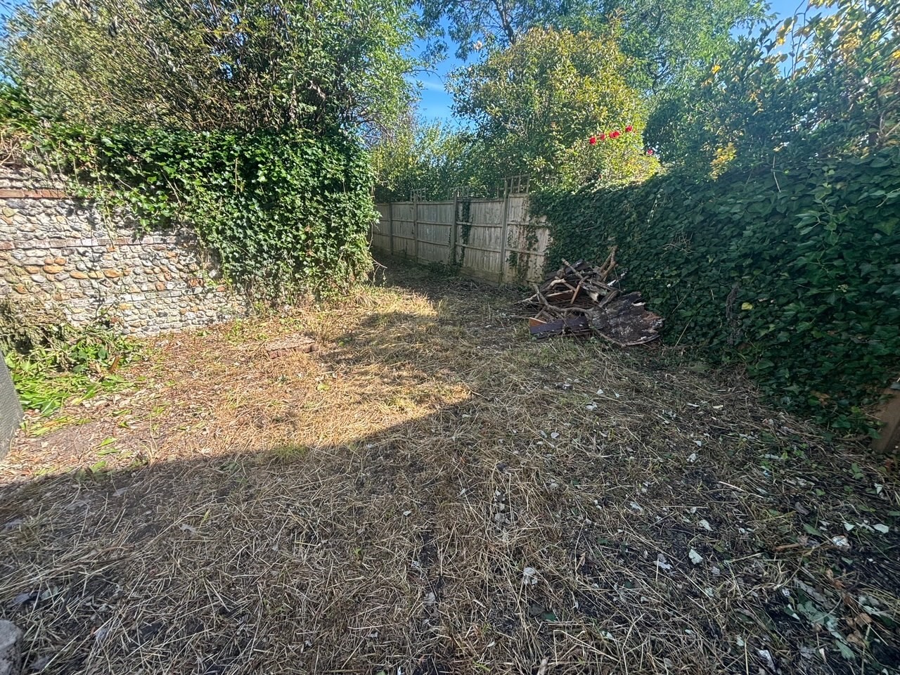VACANT - Freehold Semi-Detached House 