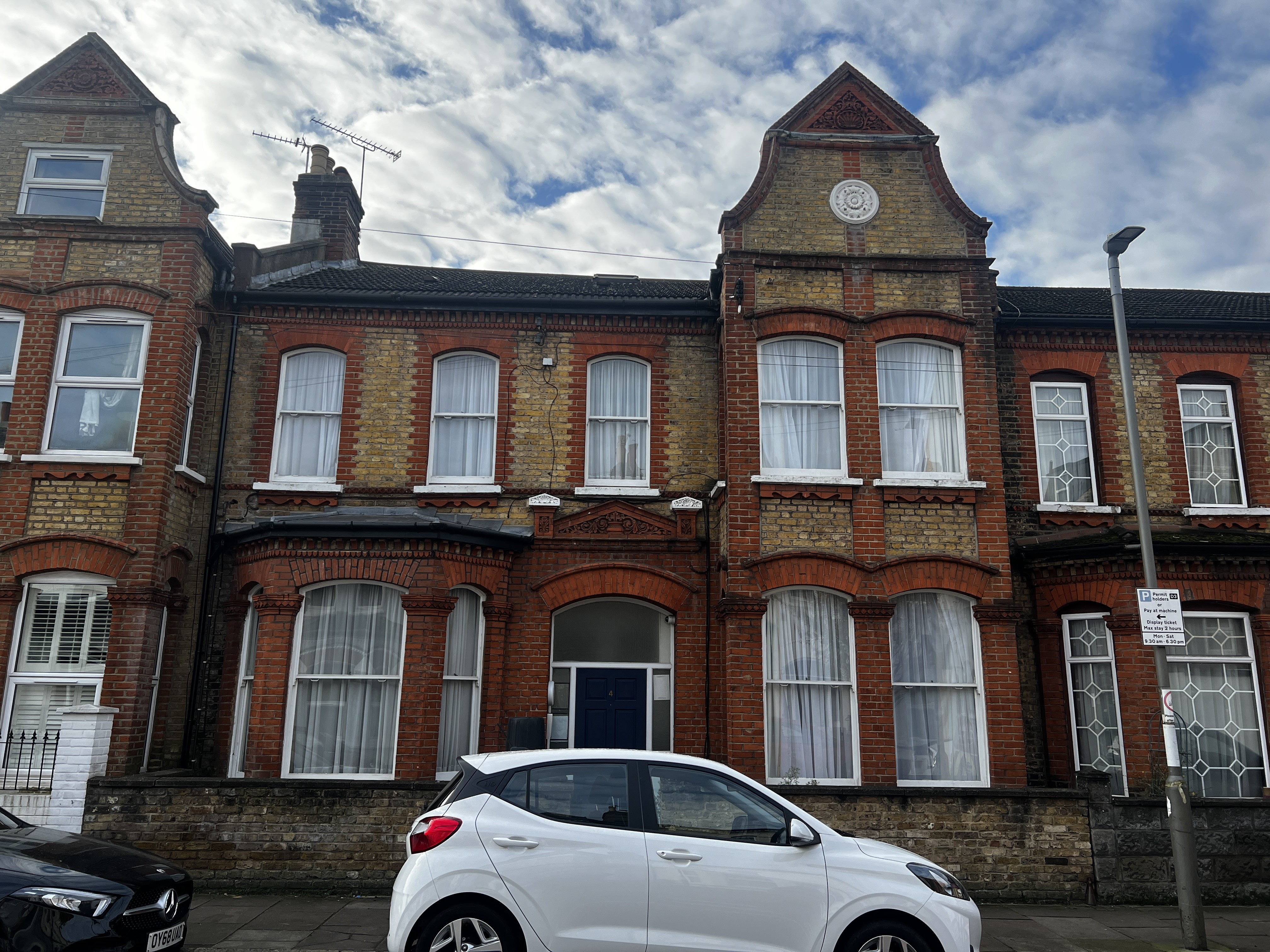 VACANT - Freehold Mid Terrace Building