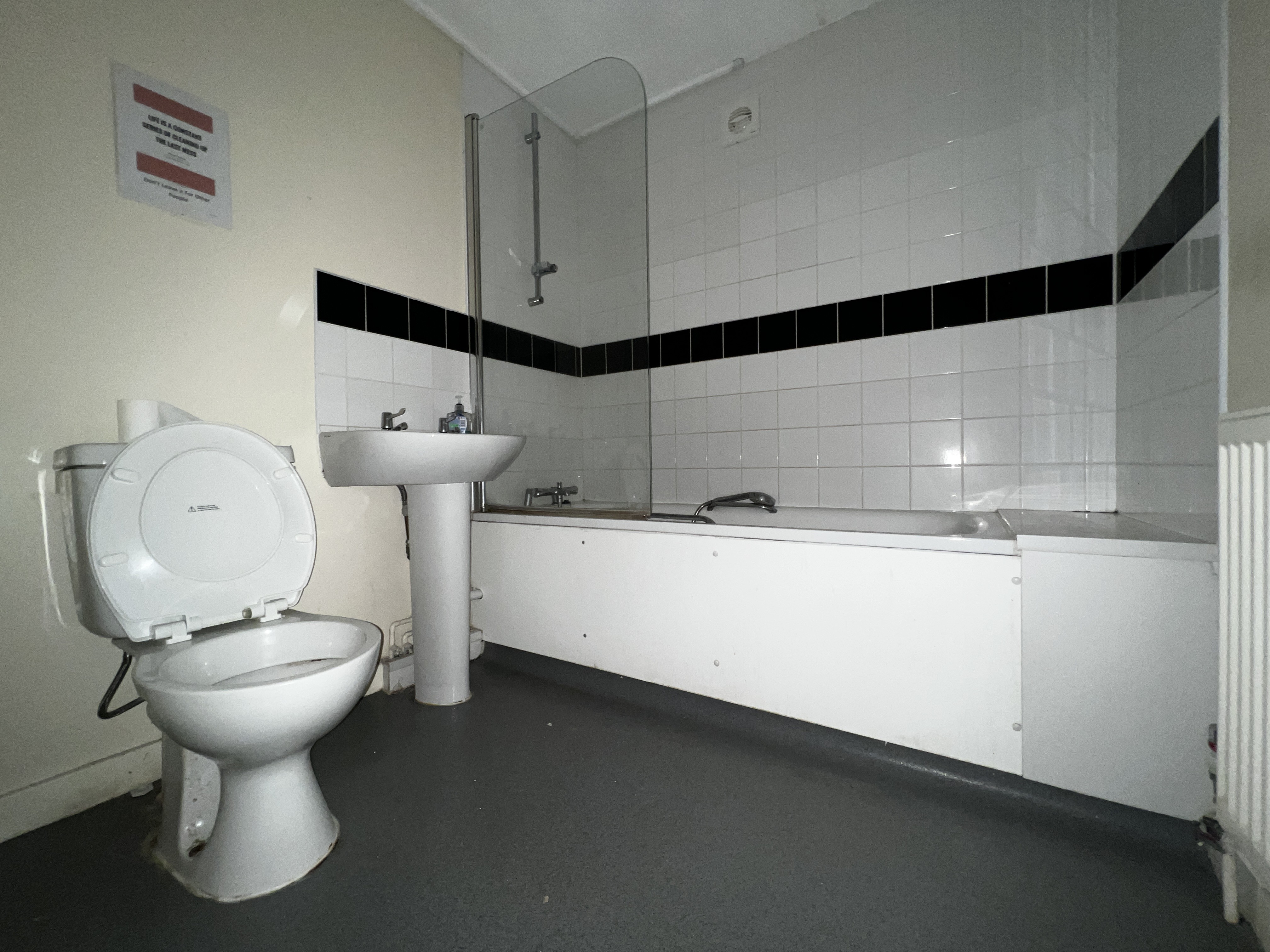 VACANT - Freehold Mid Terrace Building