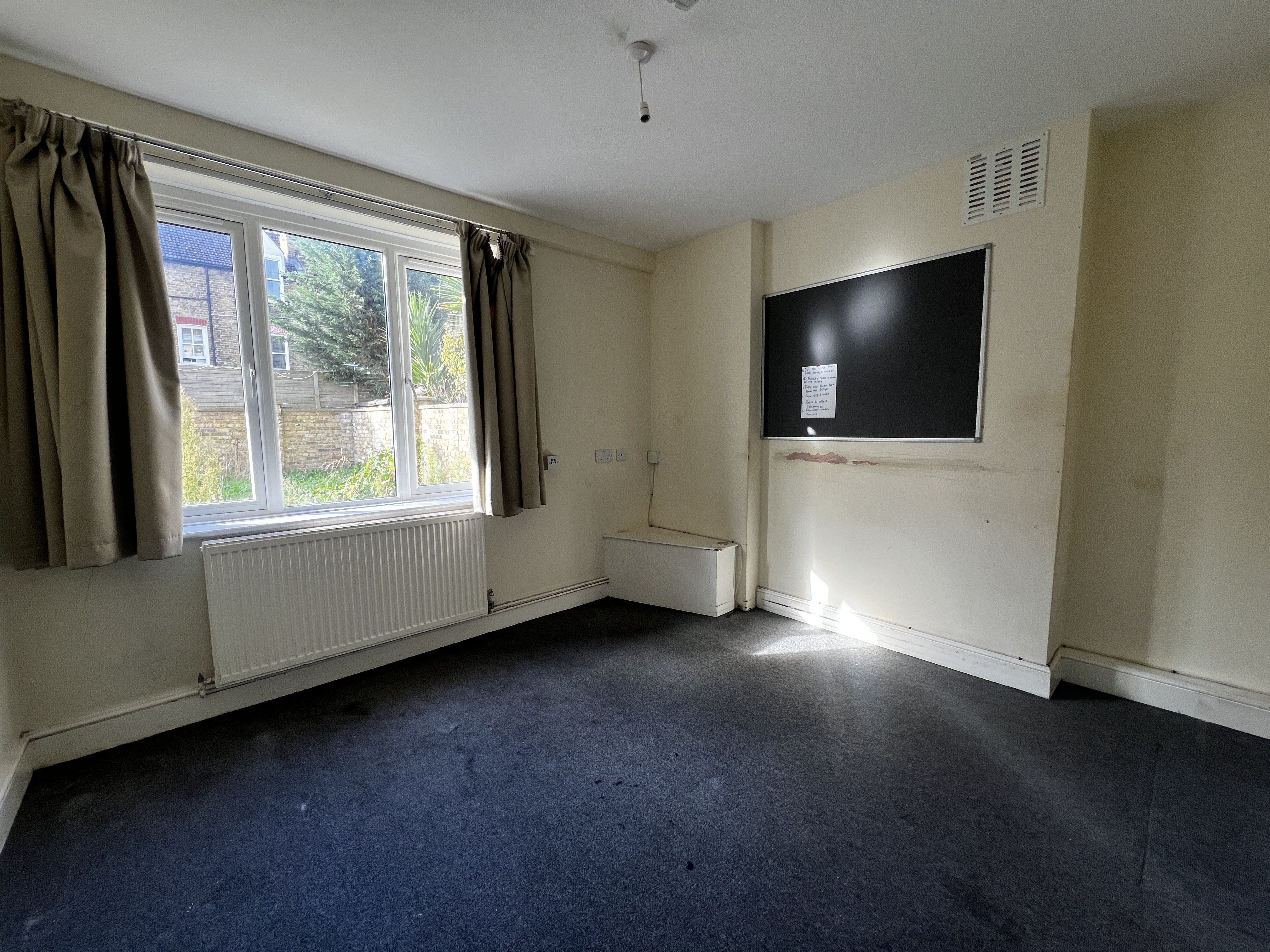 VACANT - Freehold Mid Terrace Building