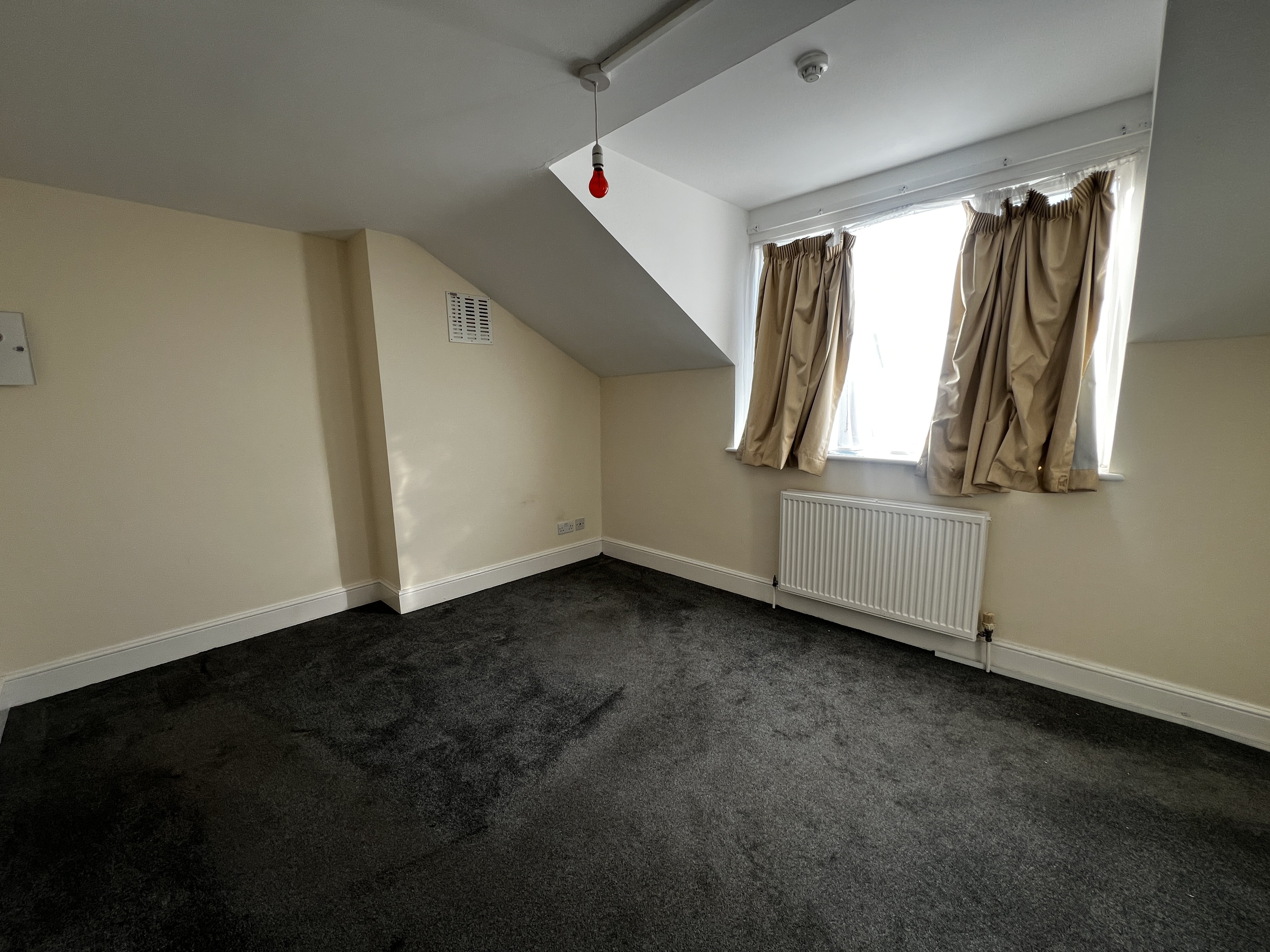 VACANT - Freehold Mid Terrace Building