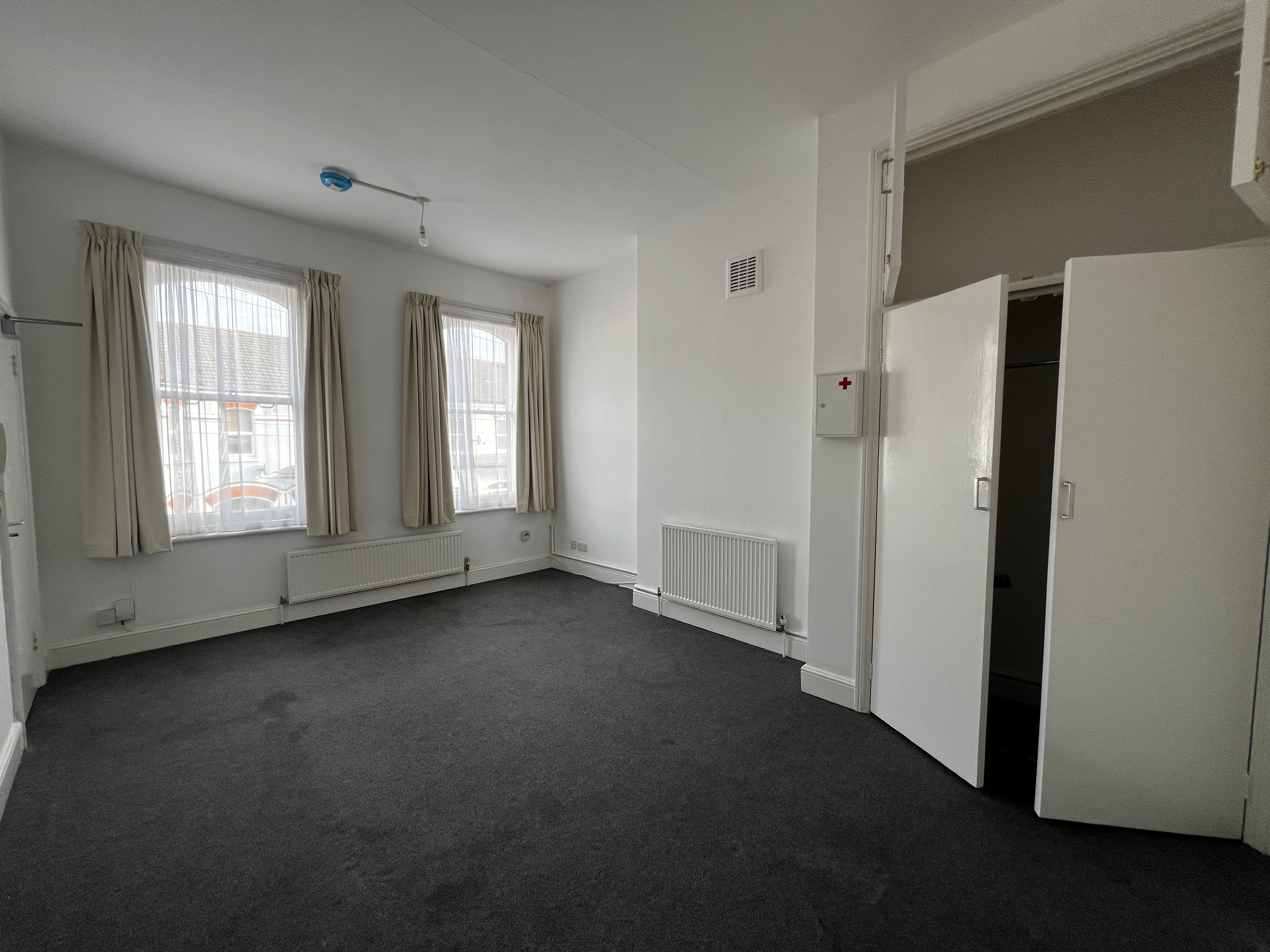 VACANT - Freehold Mid Terrace Building