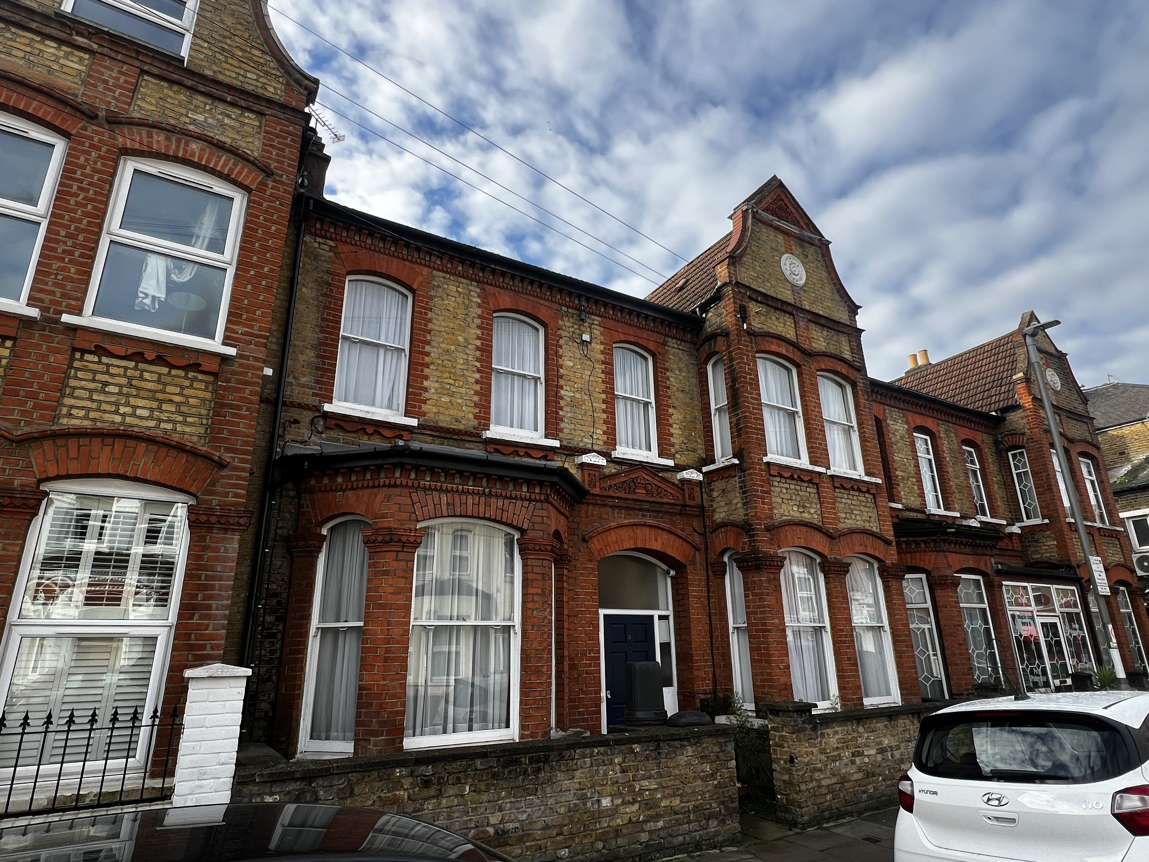 VACANT - Freehold Mid Terrace Building