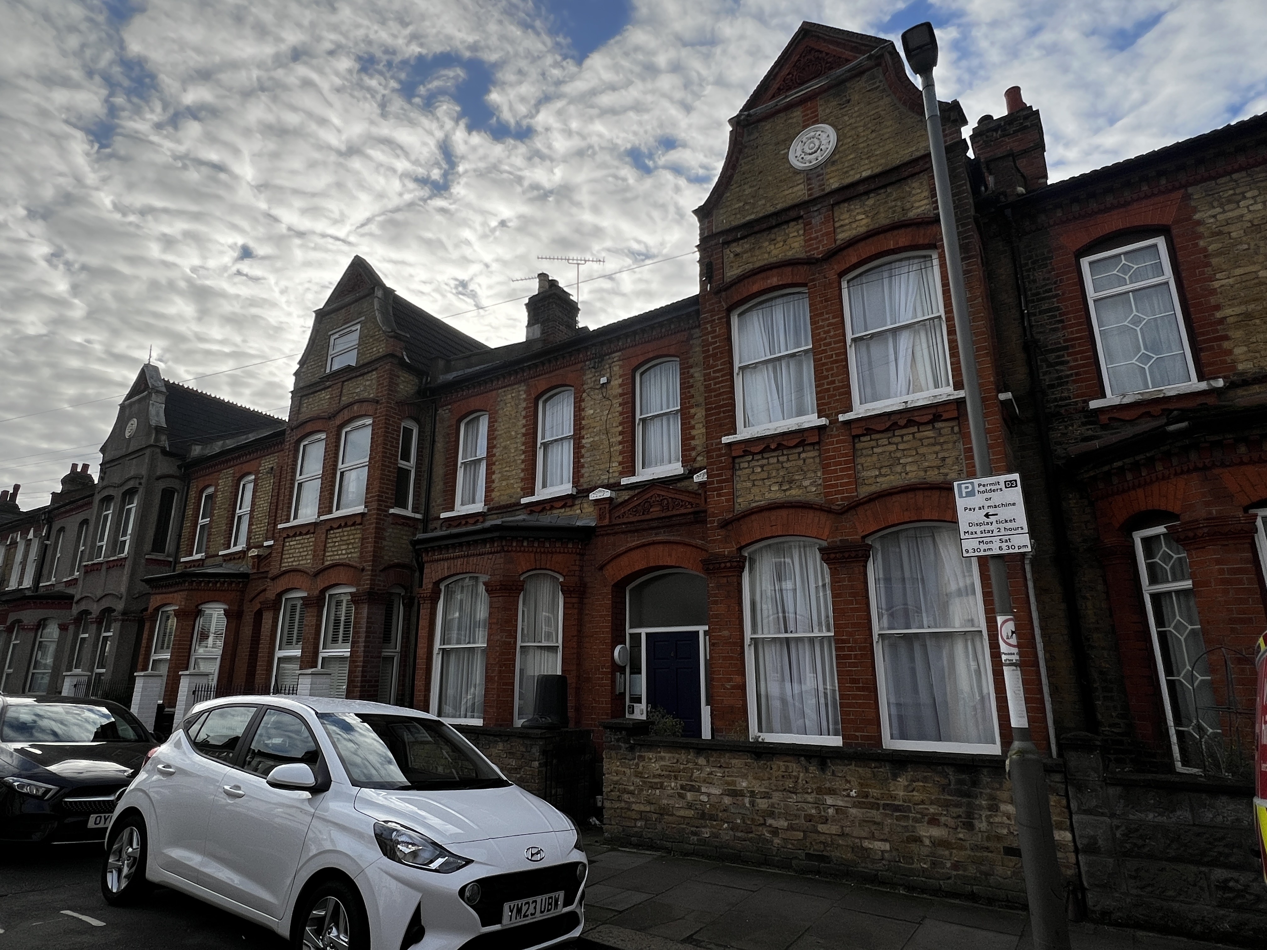 VACANT - Freehold Mid Terrace Building