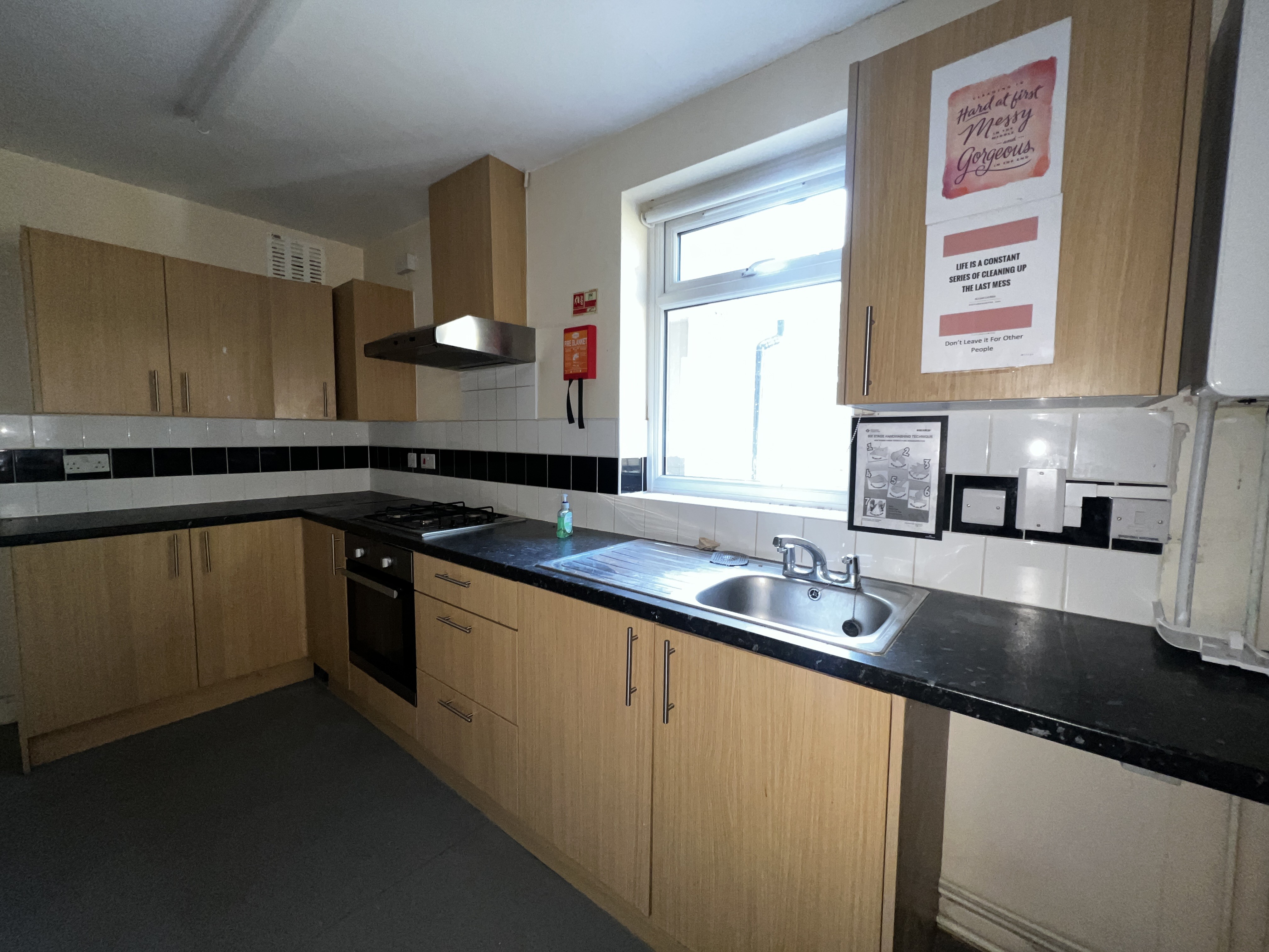 VACANT - Freehold Mid Terrace Building