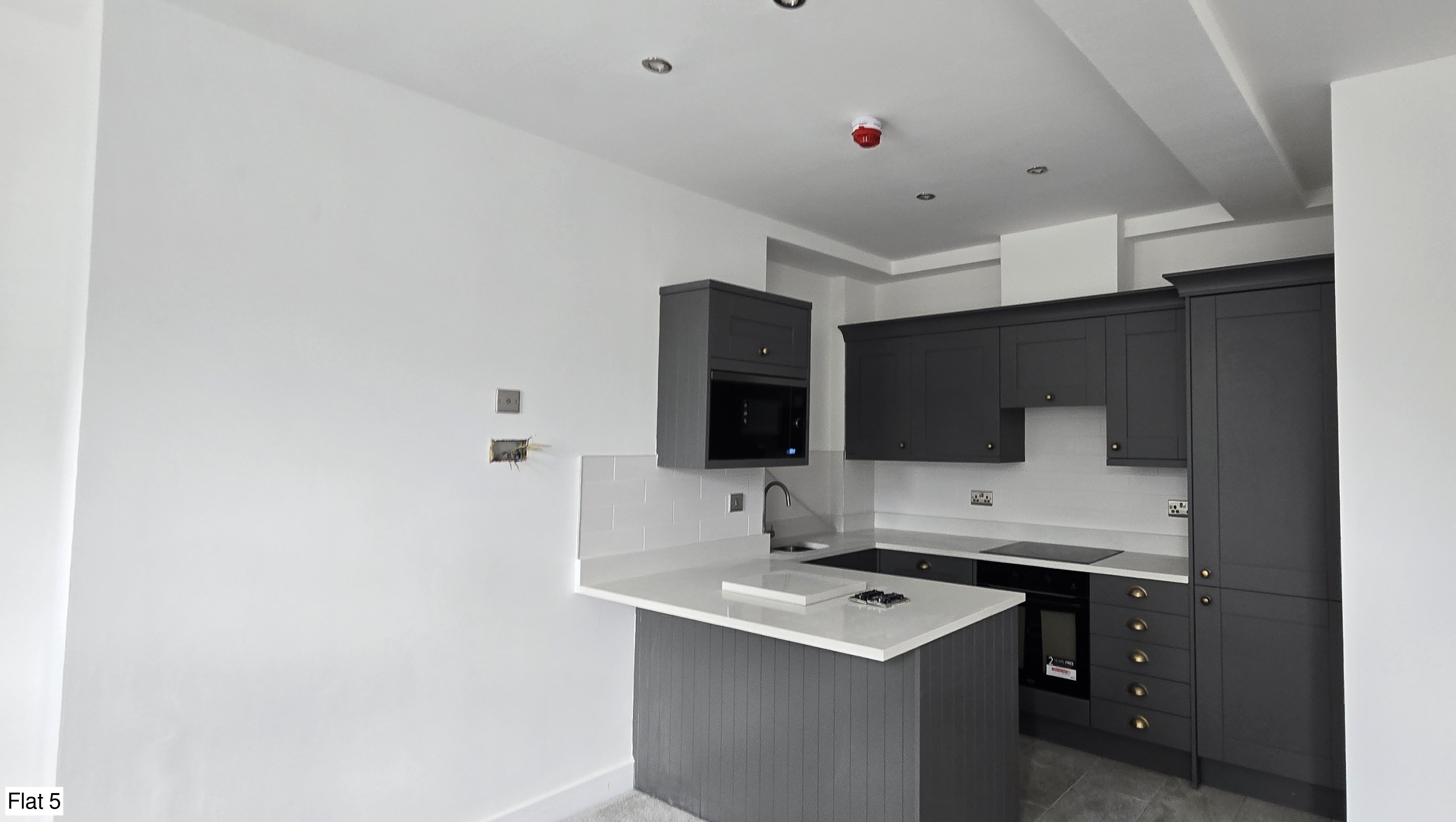 INVESTMENT - Freehold Detached Block of Flats 
