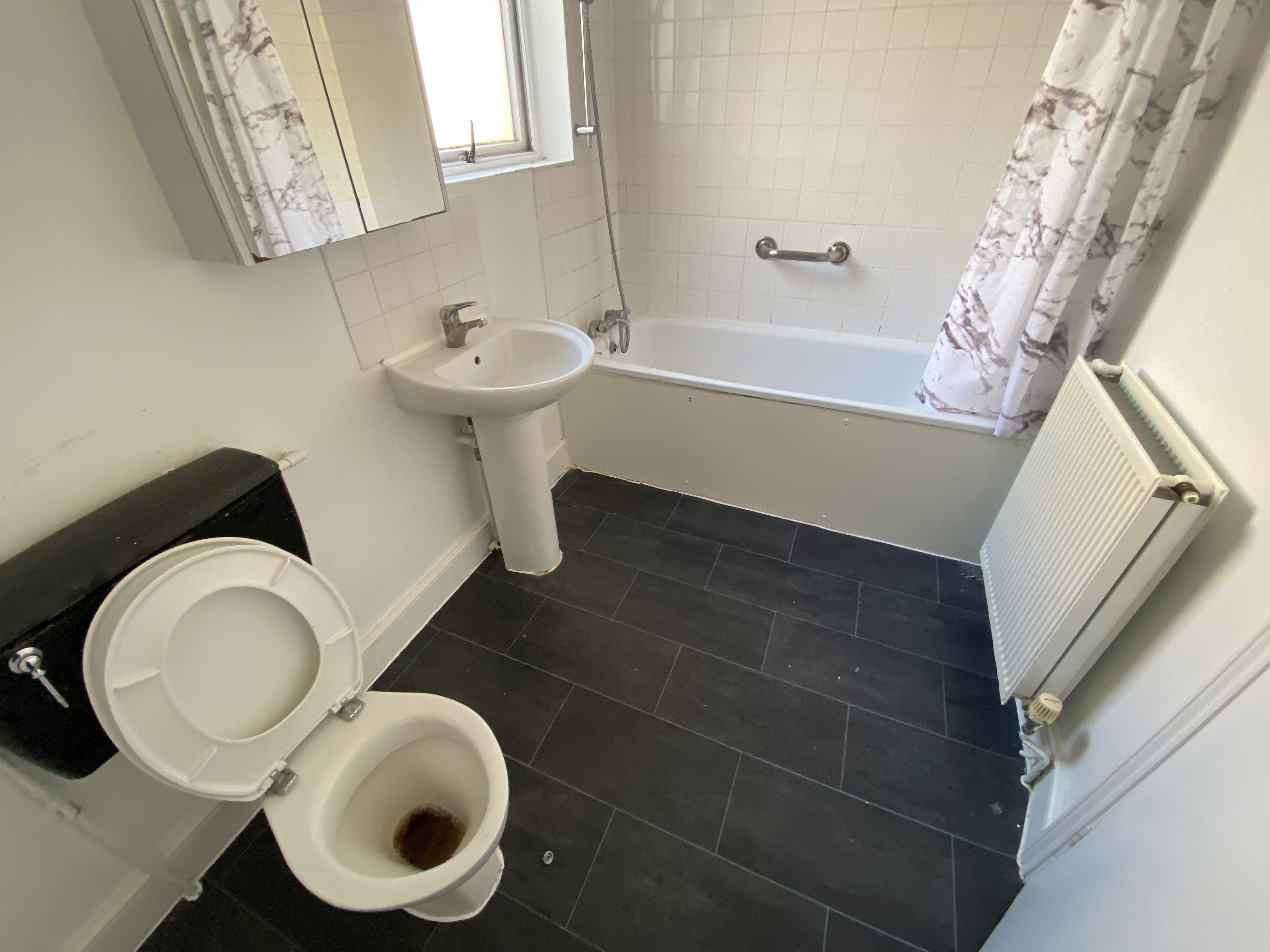 VACANT - Leasehold Self Contained First Floor Flat