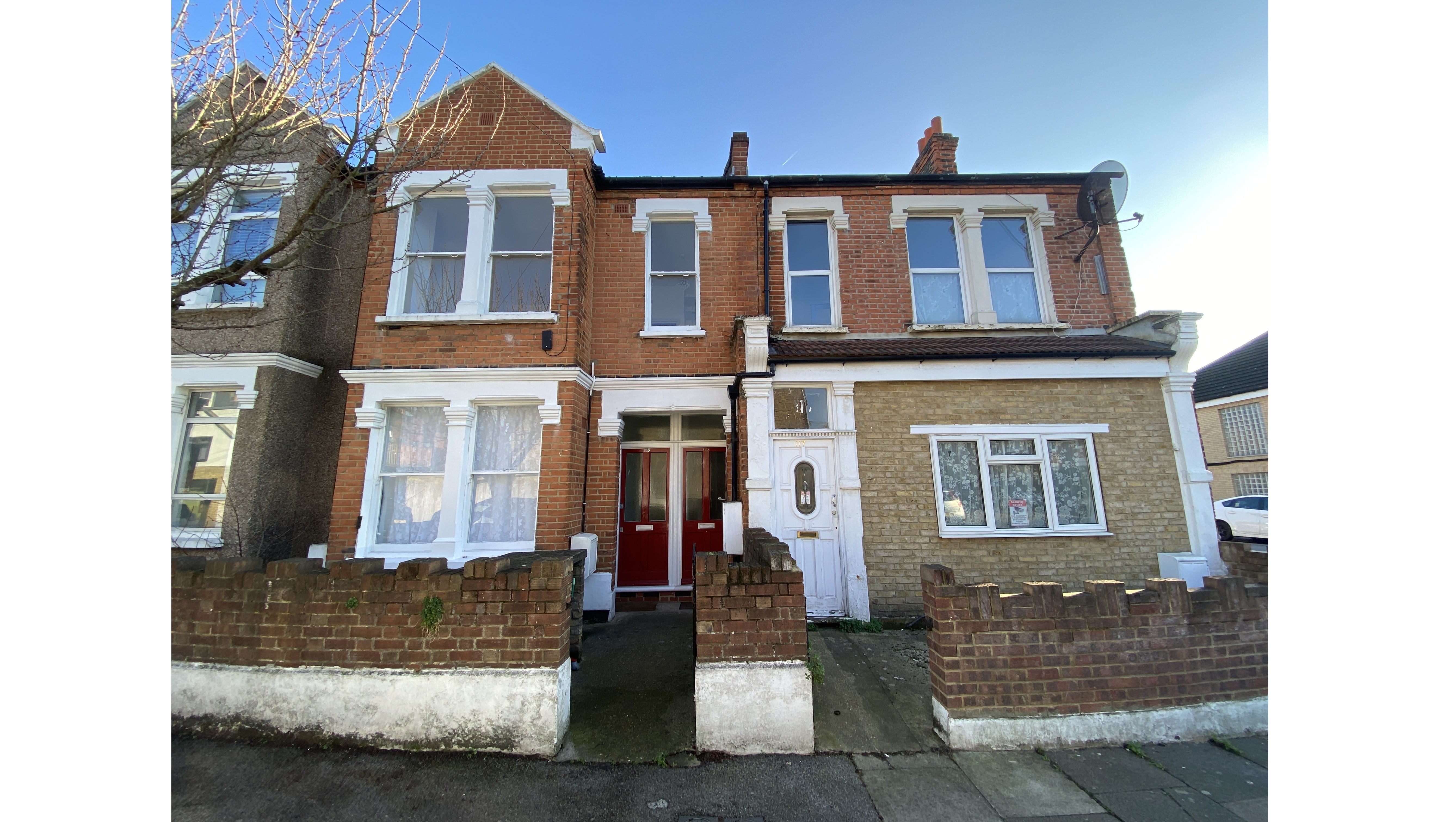VACANT - Leasehold Self Contained First Floor Flat