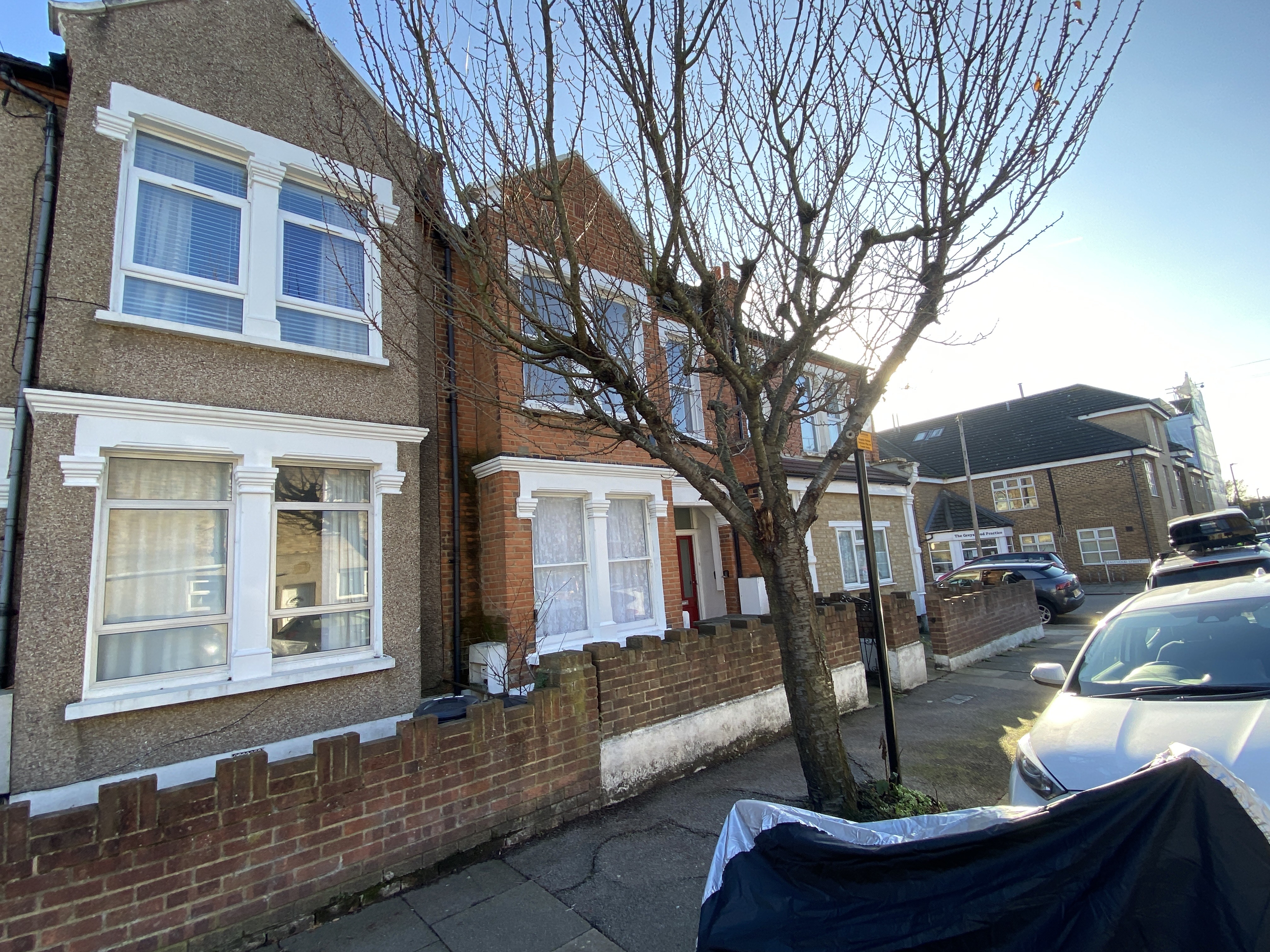 VACANT - Leasehold Self Contained First Floor Flat